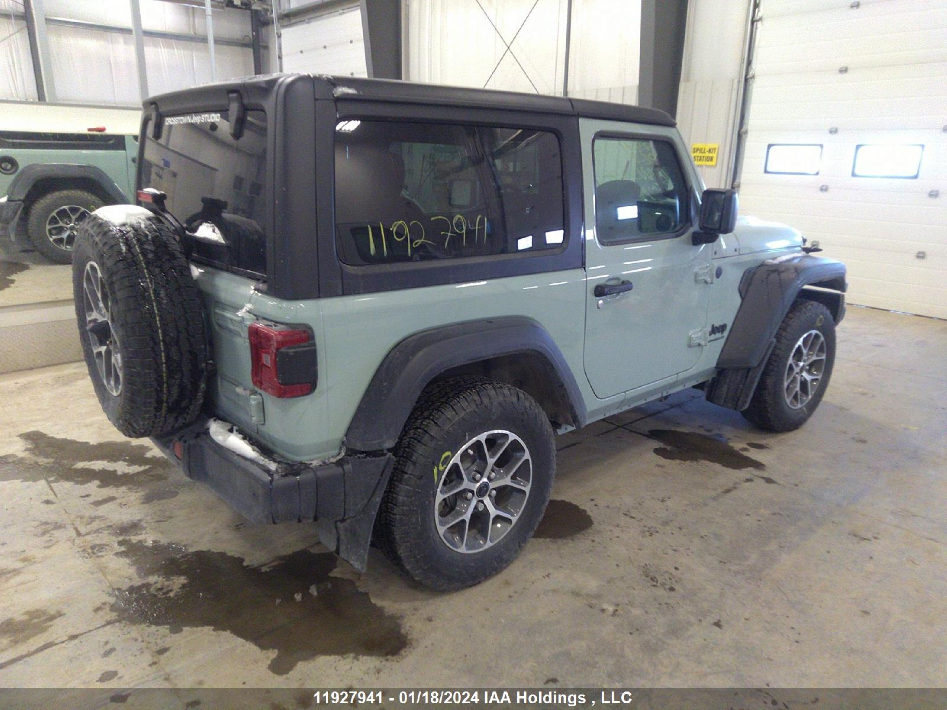 Photo 3 VIN: 1C4PJXAN3RW119962 - JEEP WRANGLER 