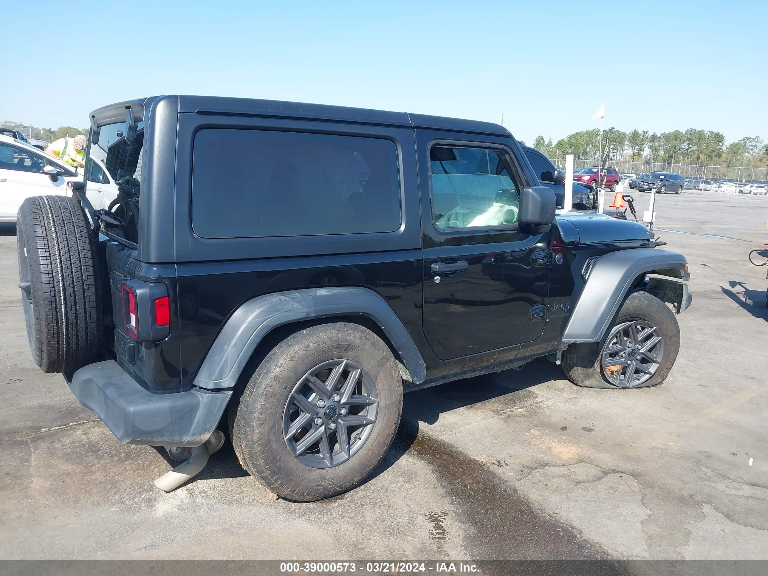 Photo 3 VIN: 1C4PJXAN6RW134715 - JEEP WRANGLER 