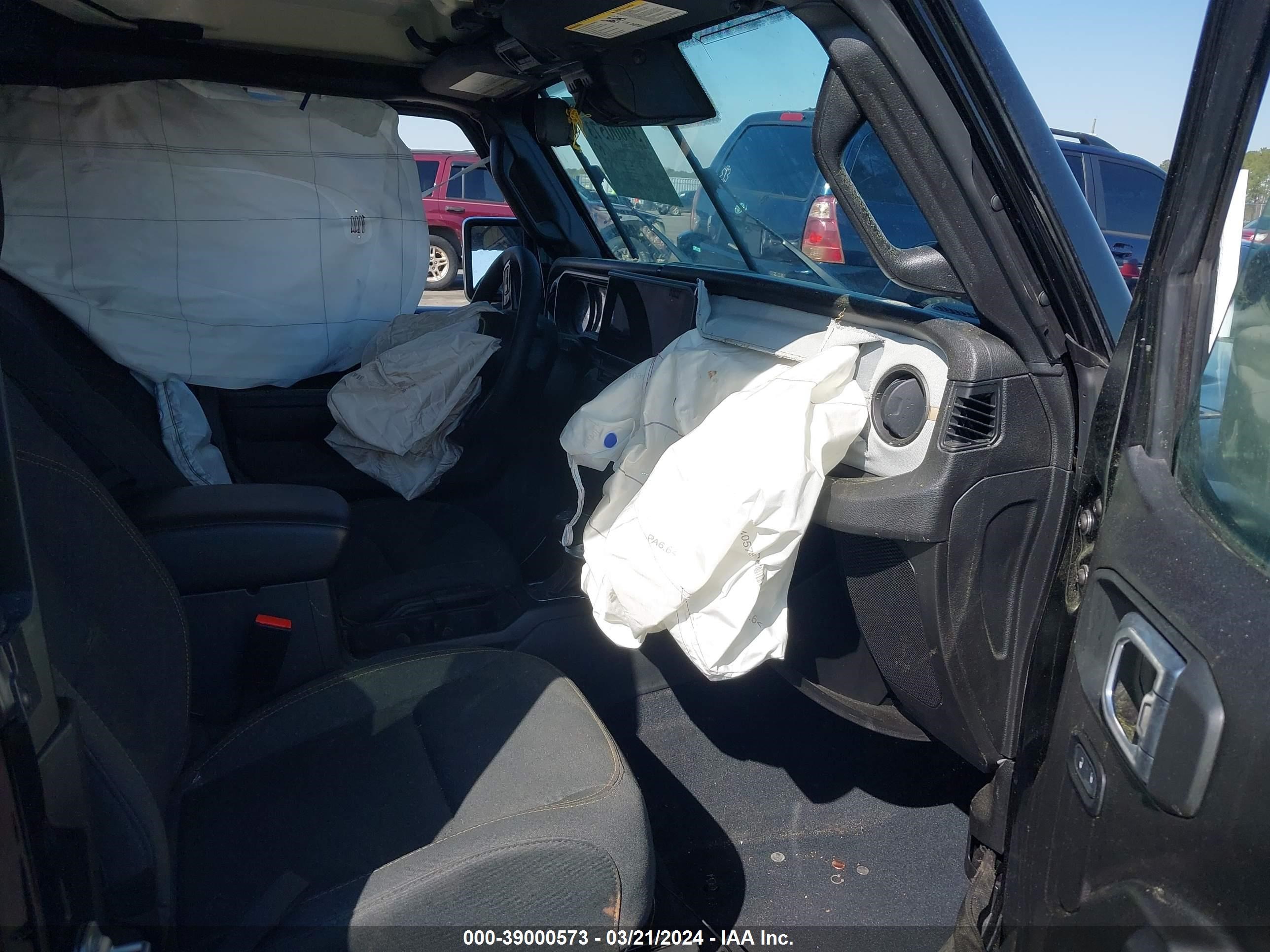 Photo 4 VIN: 1C4PJXAN6RW134715 - JEEP WRANGLER 