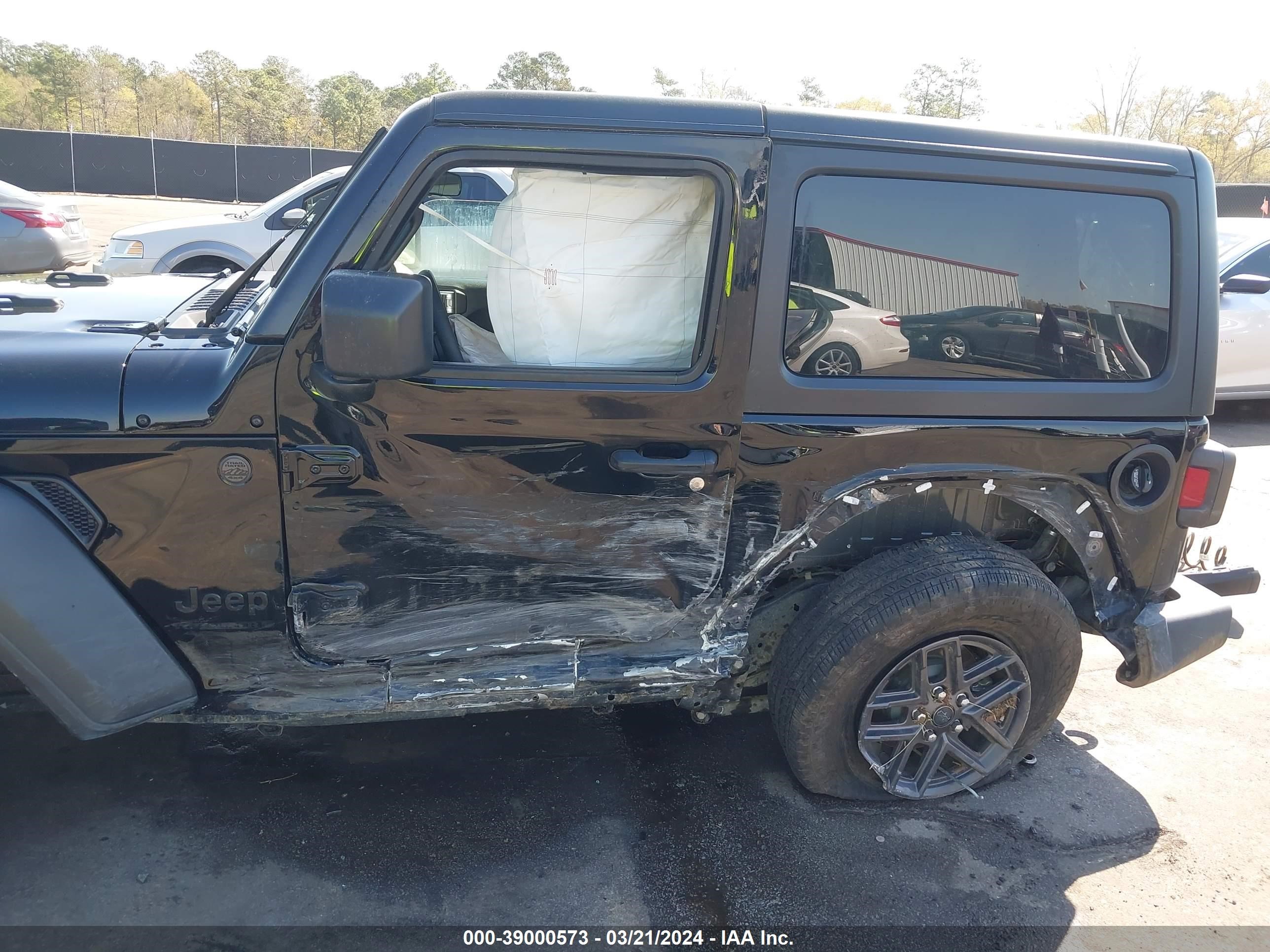 Photo 5 VIN: 1C4PJXAN6RW134715 - JEEP WRANGLER 