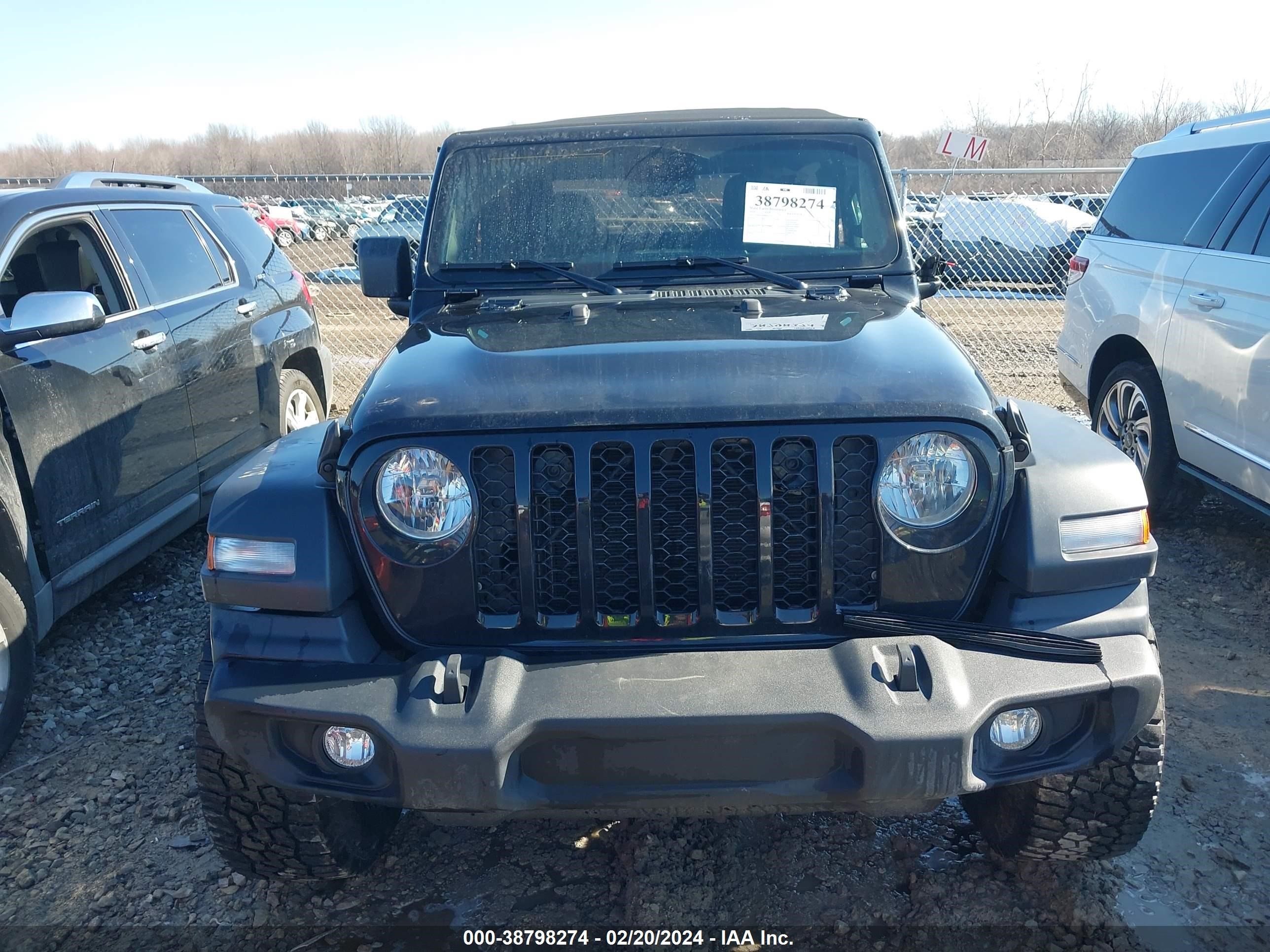 Photo 12 VIN: 1C4PJXAN9RW114037 - JEEP WRANGLER 