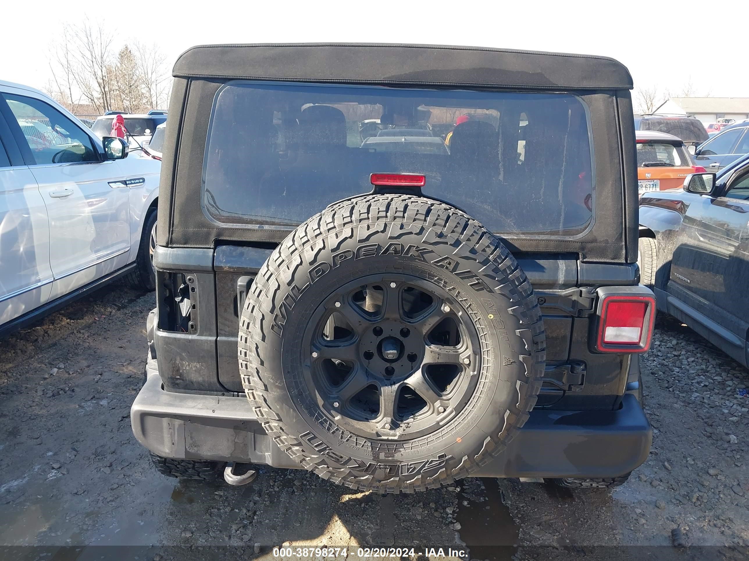 Photo 16 VIN: 1C4PJXAN9RW114037 - JEEP WRANGLER 