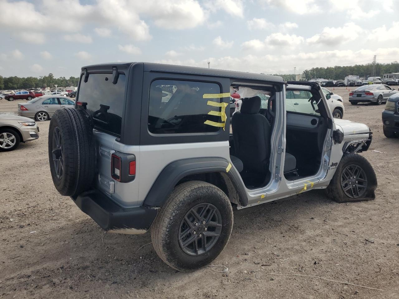 Photo 2 VIN: 1C4PJXDG4RW258477 - JEEP WRANGLER S 