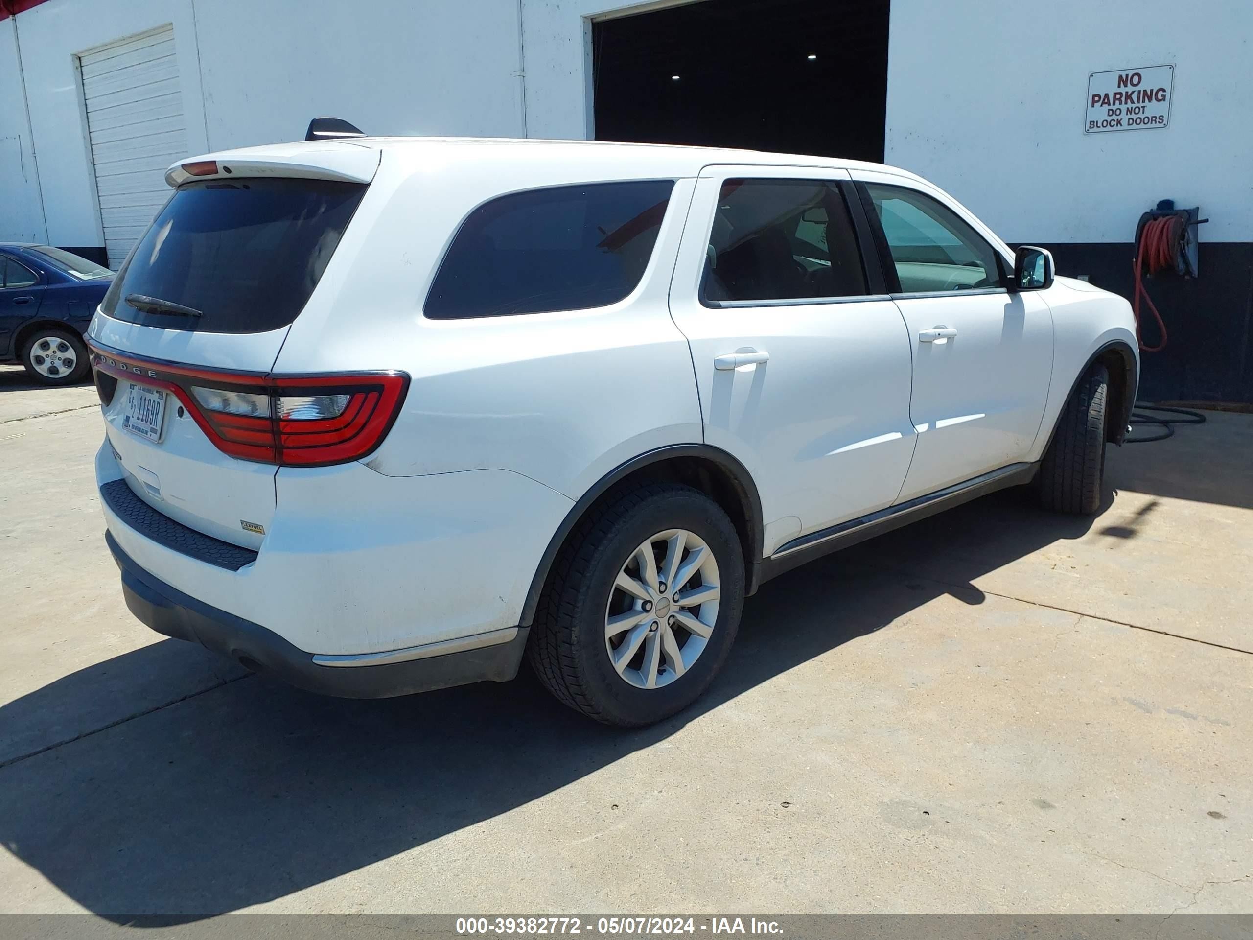 Photo 3 VIN: 1C4RDJFG8FC883780 - DODGE DURANGO 