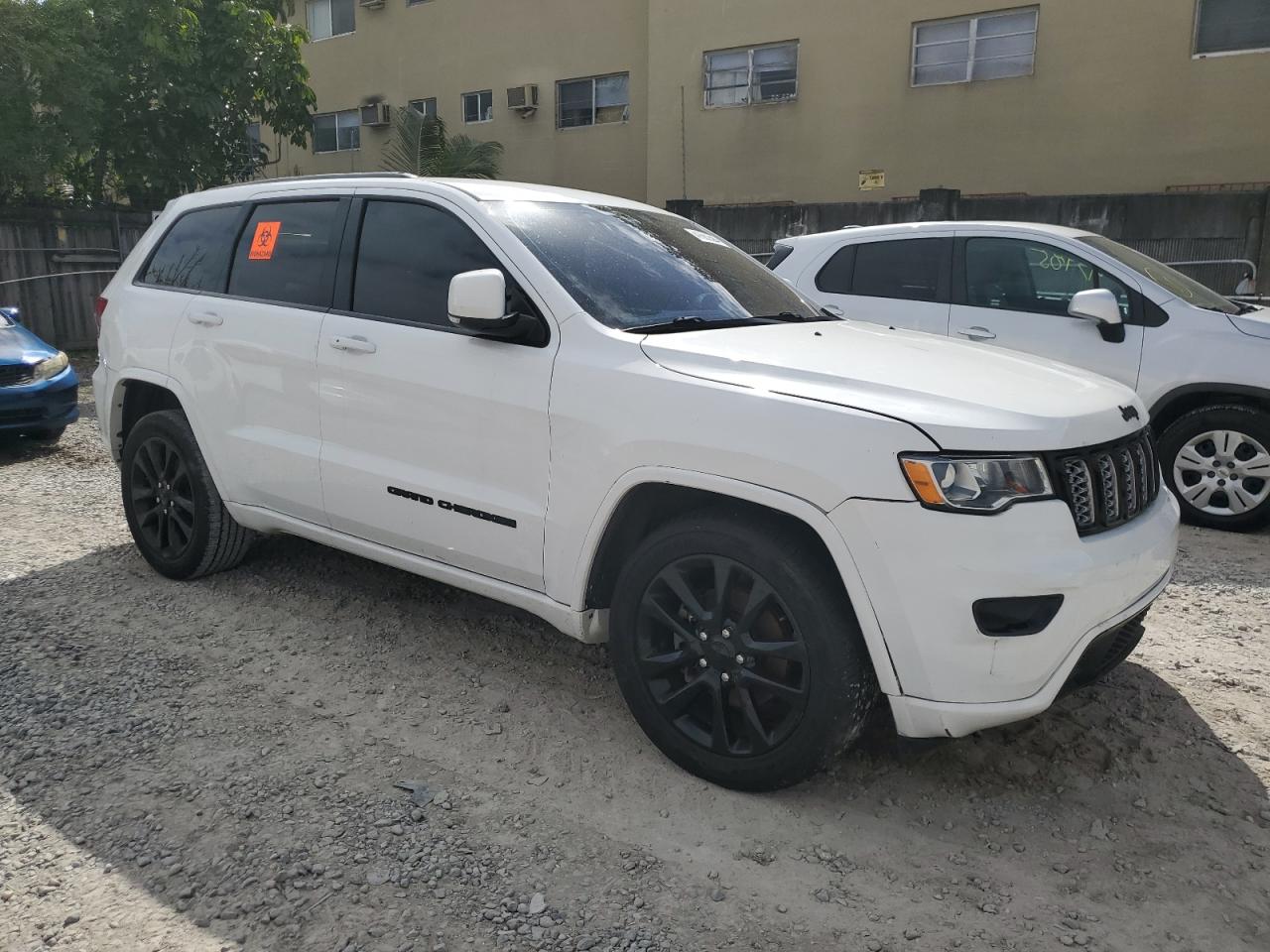 Photo 3 VIN: 1C4RJEAG1JC288897 - JEEP GRAND CHEROKEE 