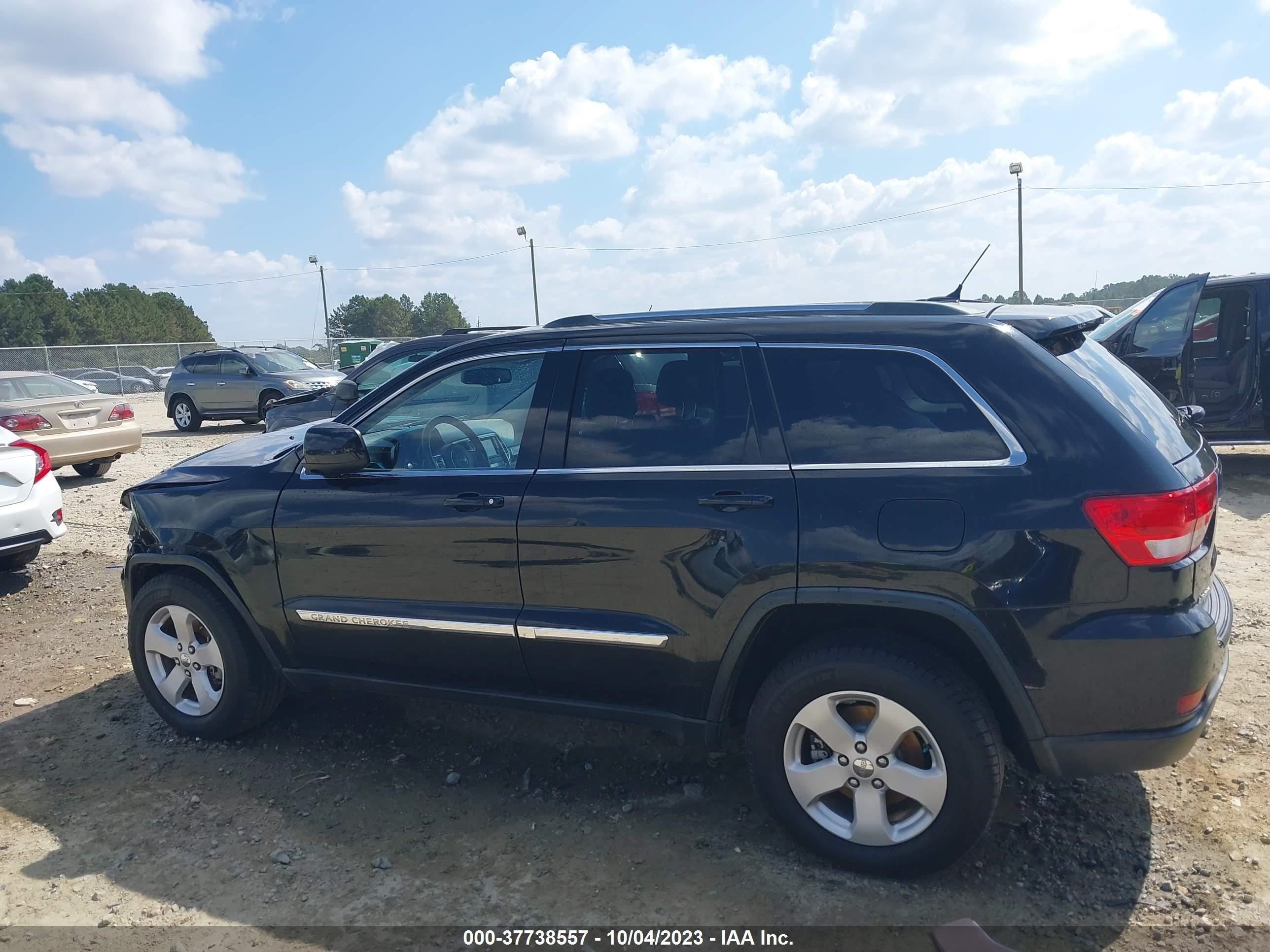 Photo 13 VIN: 1C4RJEAG2CC261047 - JEEP GRAND CHEROKEE 