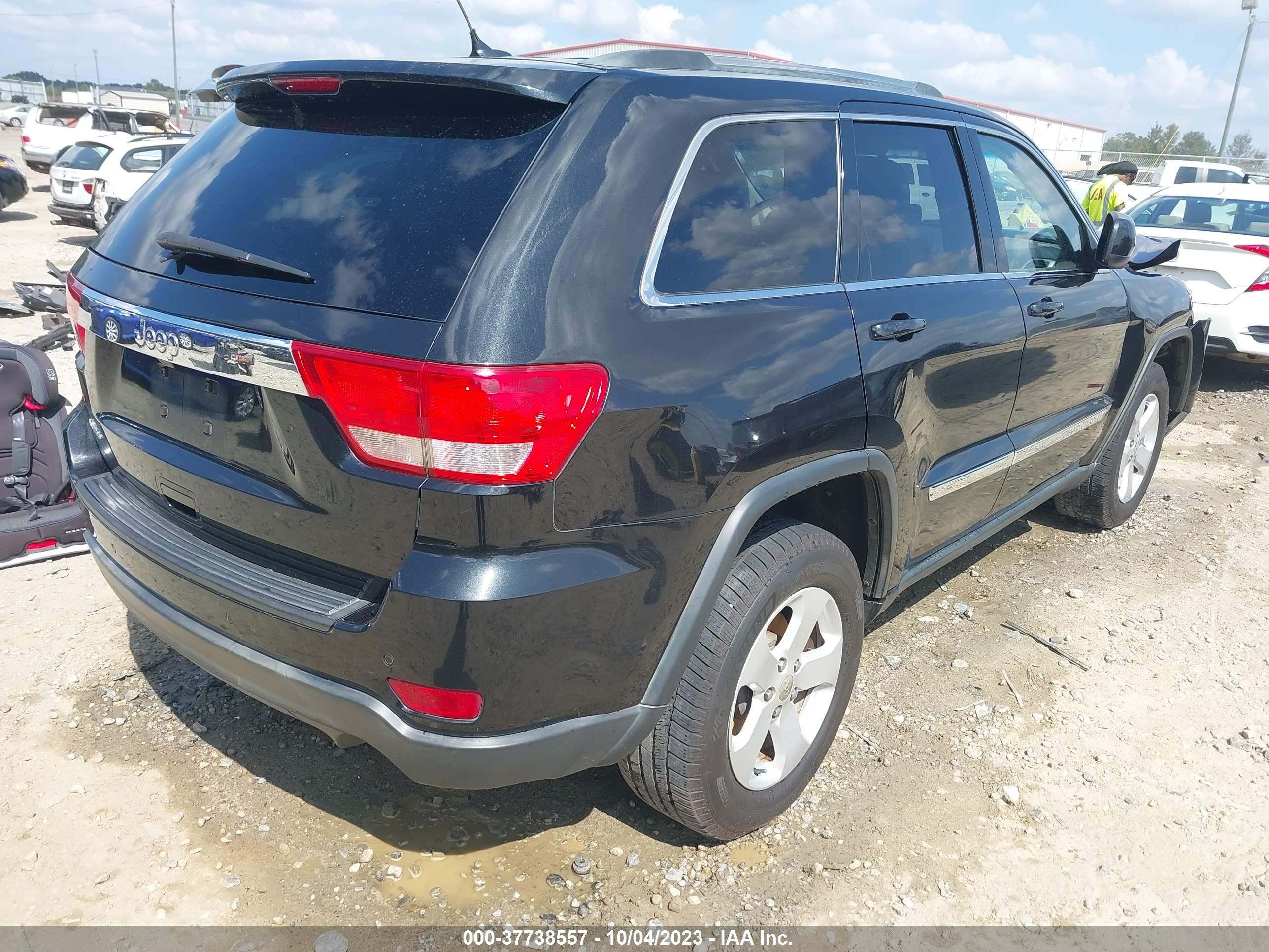 Photo 3 VIN: 1C4RJEAG2CC261047 - JEEP GRAND CHEROKEE 