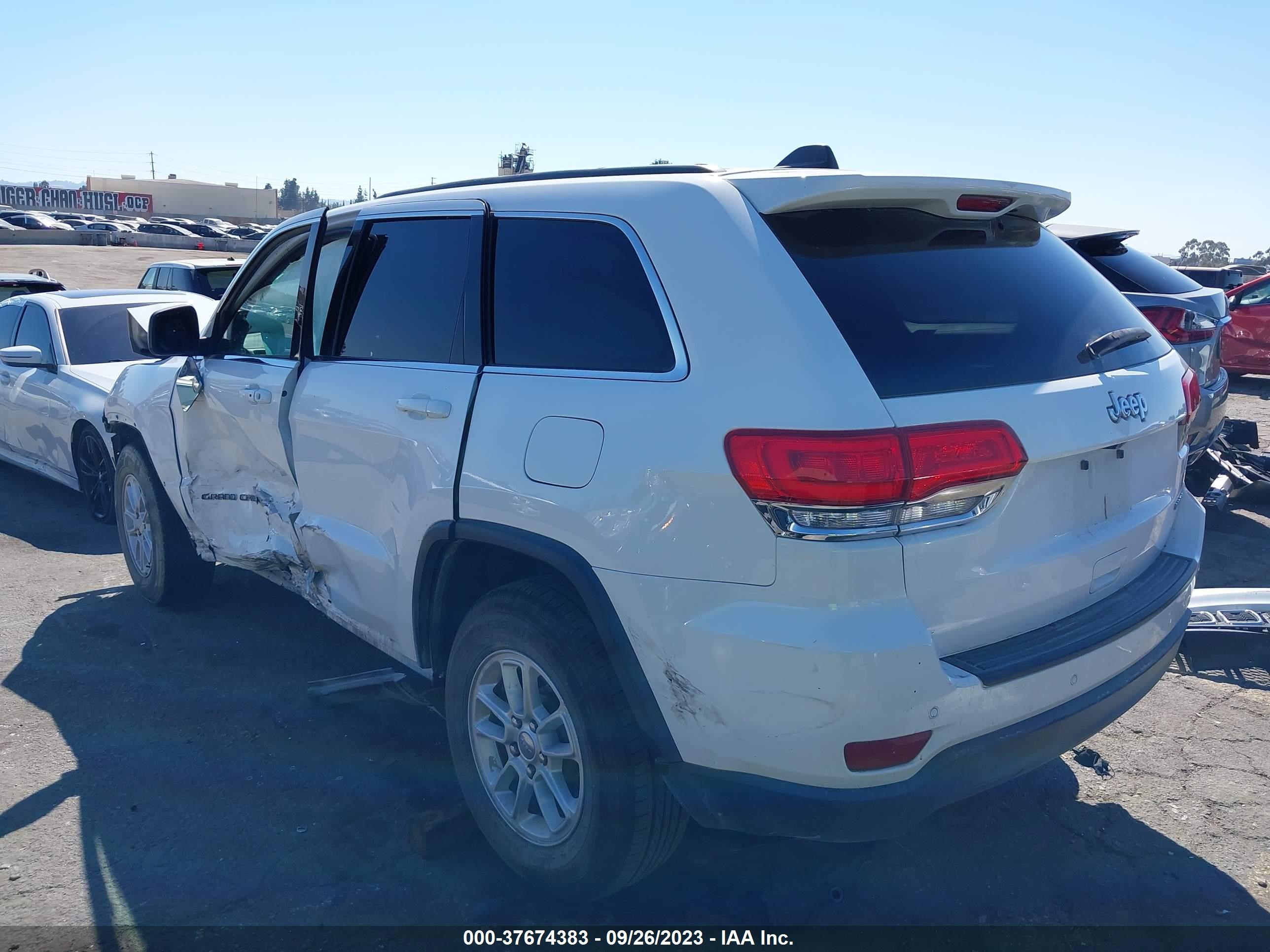 Photo 2 VIN: 1C4RJEAG2JC289010 - JEEP GRAND CHEROKEE 