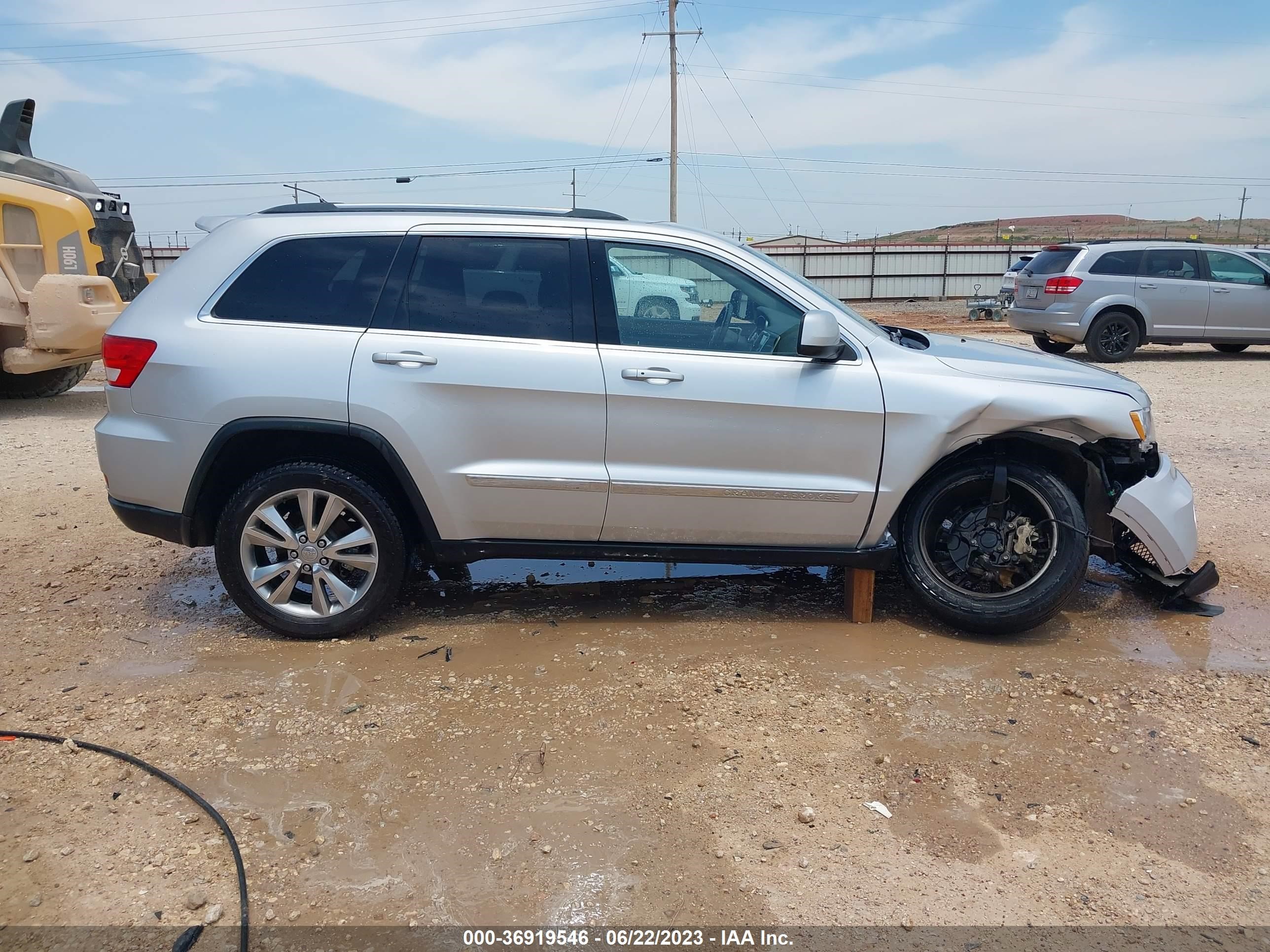 Photo 12 VIN: 1C4RJEAG3DC588347 - JEEP GRAND CHEROKEE 