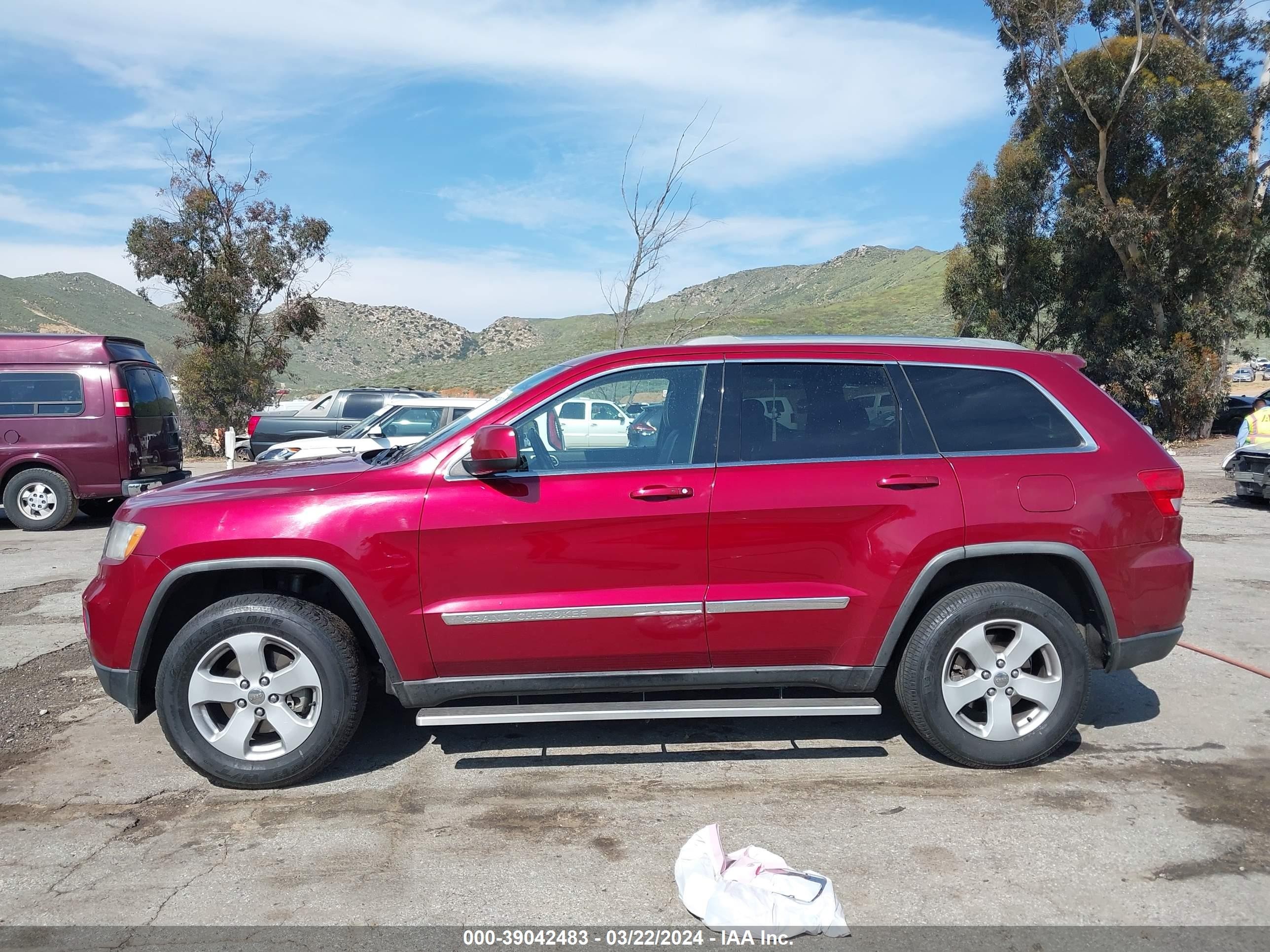 Photo 13 VIN: 1C4RJEAG6CC142613 - JEEP GRAND CHEROKEE 