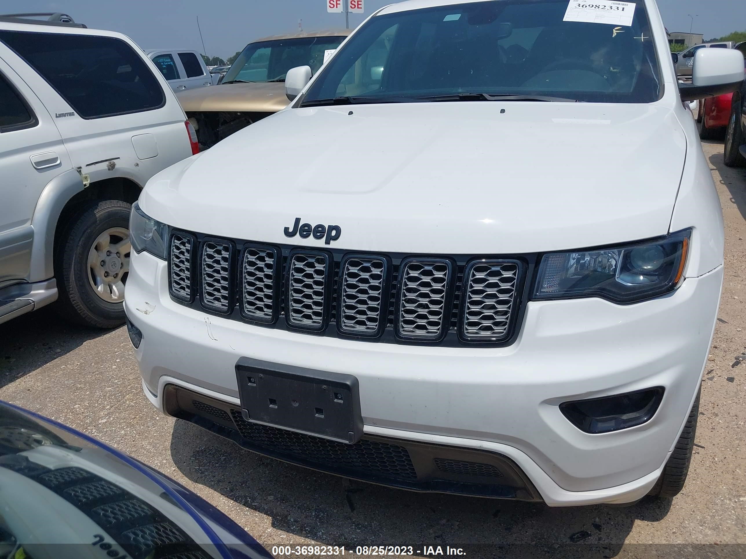 Photo 11 VIN: 1C4RJEAG7NC154806 - JEEP GRAND CHEROKEE 