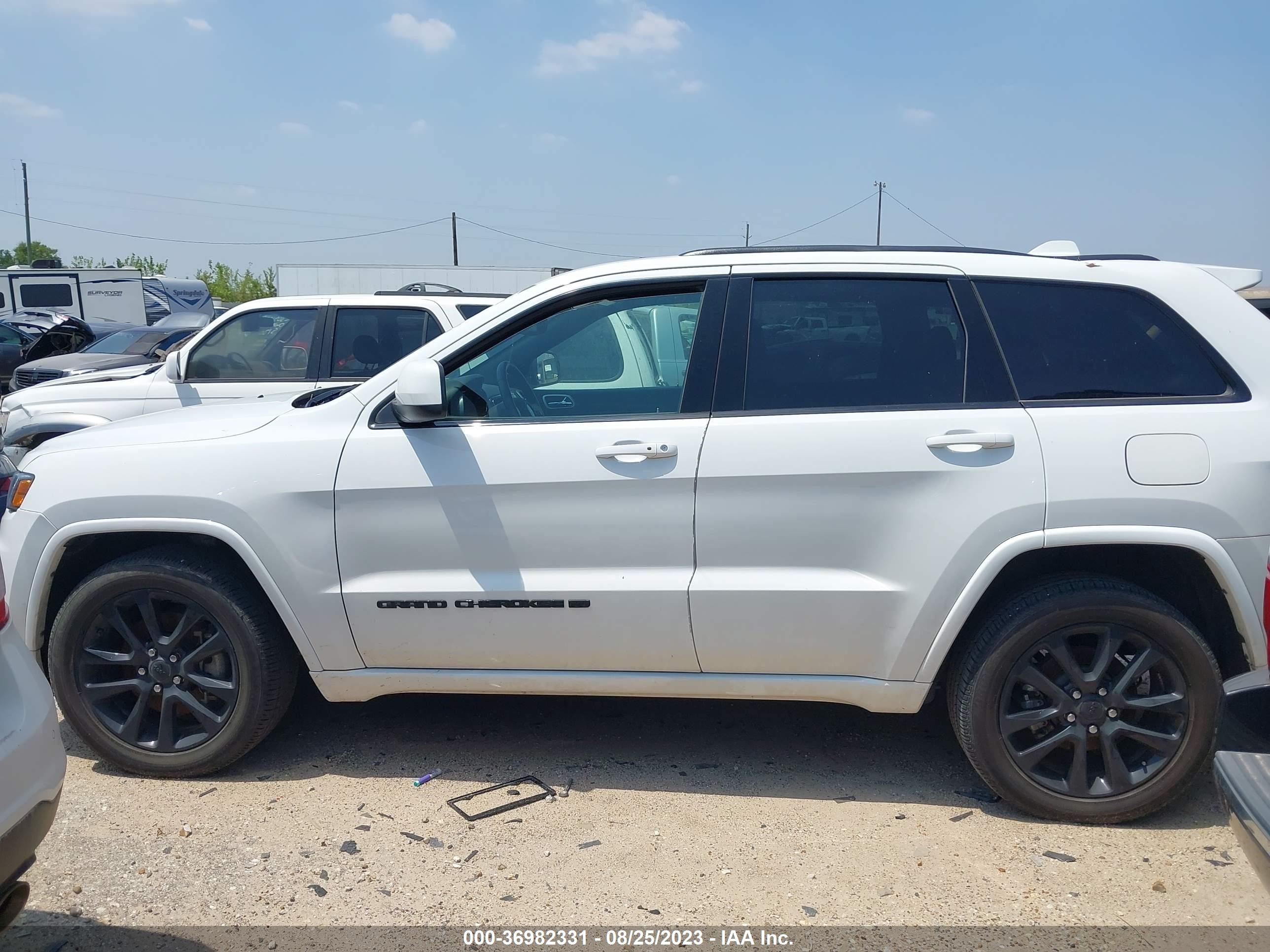 Photo 13 VIN: 1C4RJEAG7NC154806 - JEEP GRAND CHEROKEE 