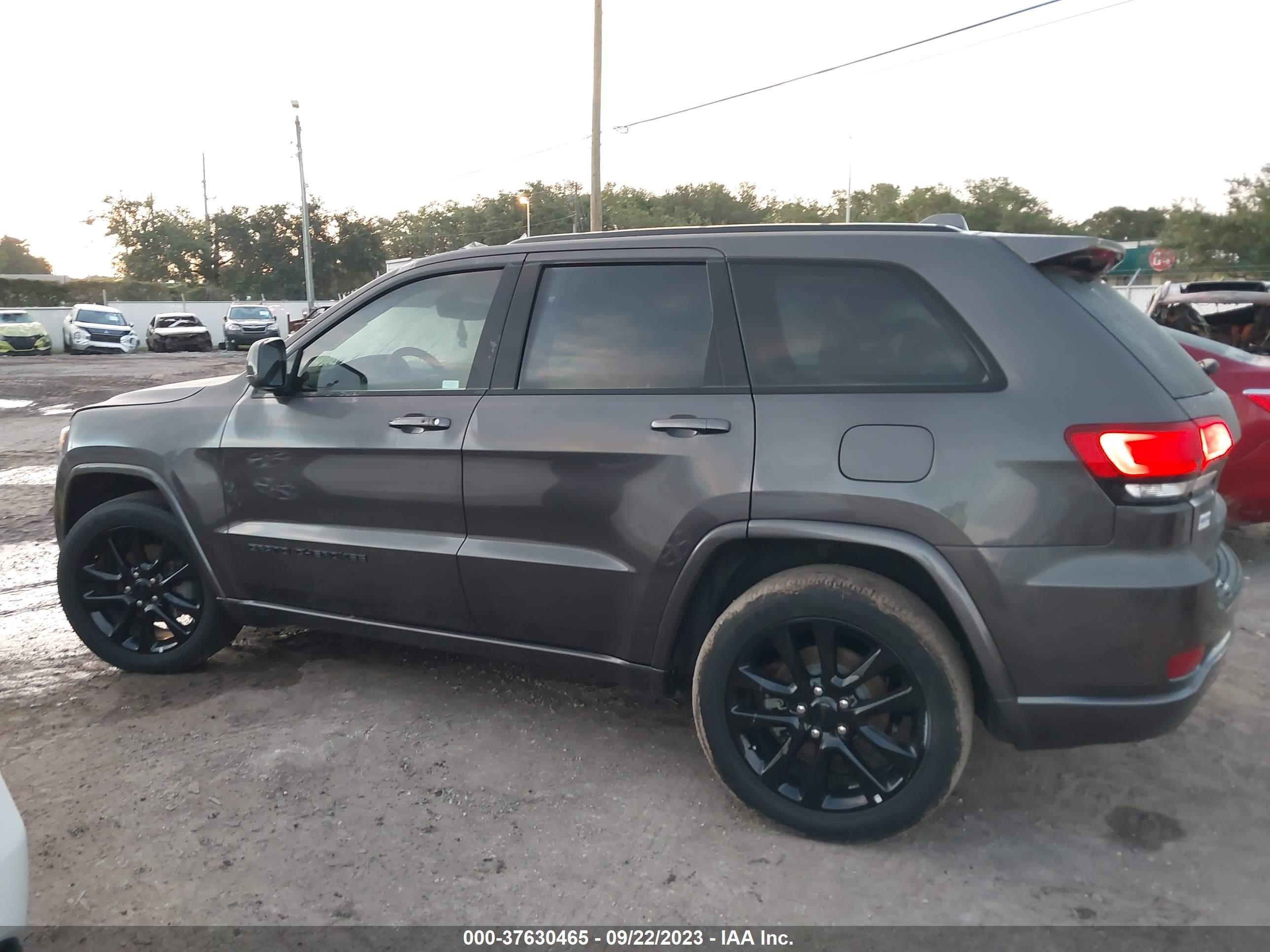 Photo 13 VIN: 1C4RJEAG9JC430607 - JEEP GRAND CHEROKEE 