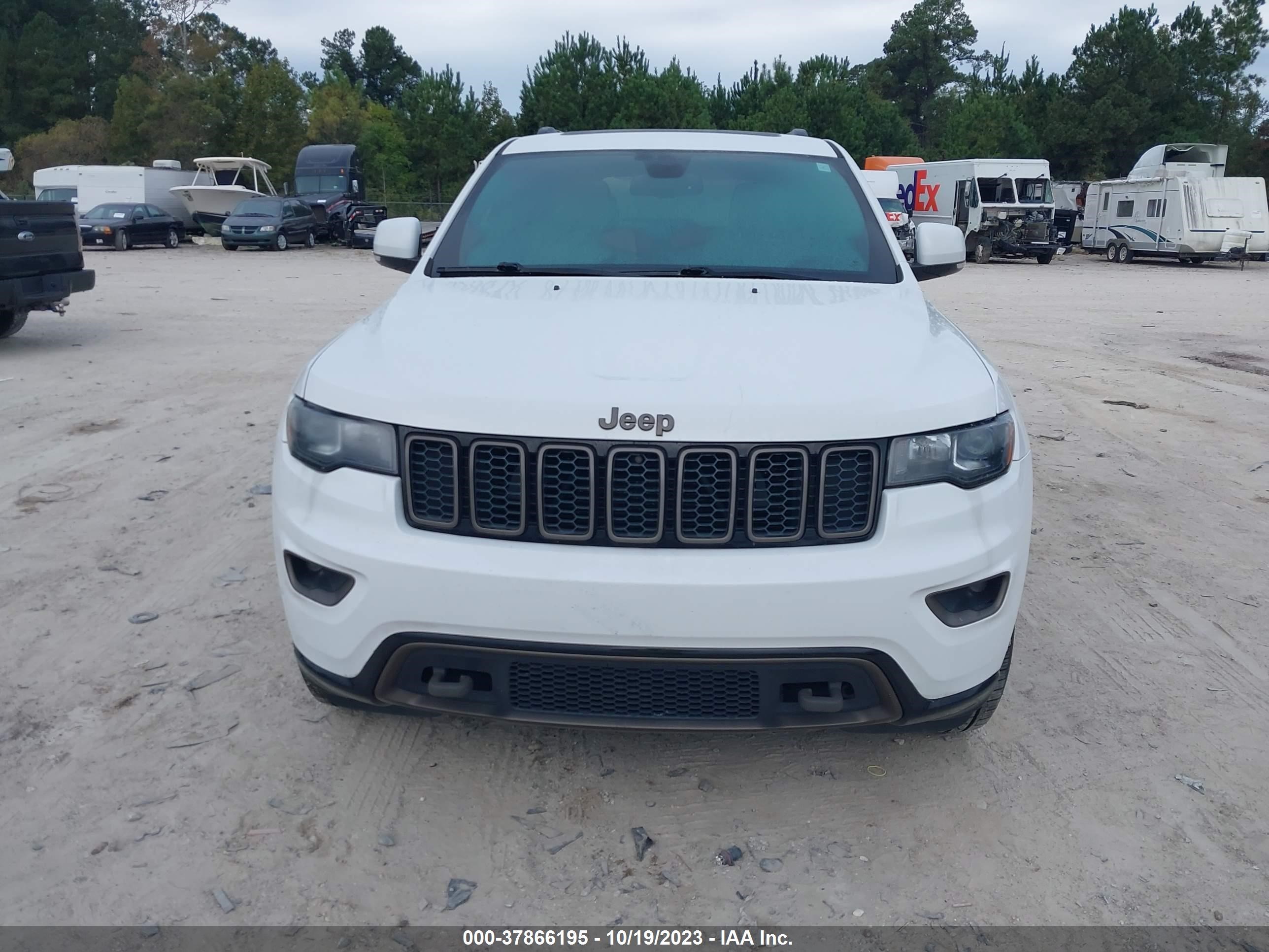 Photo 5 VIN: 1C4RJEBG4GC392517 - JEEP GRAND CHEROKEE 