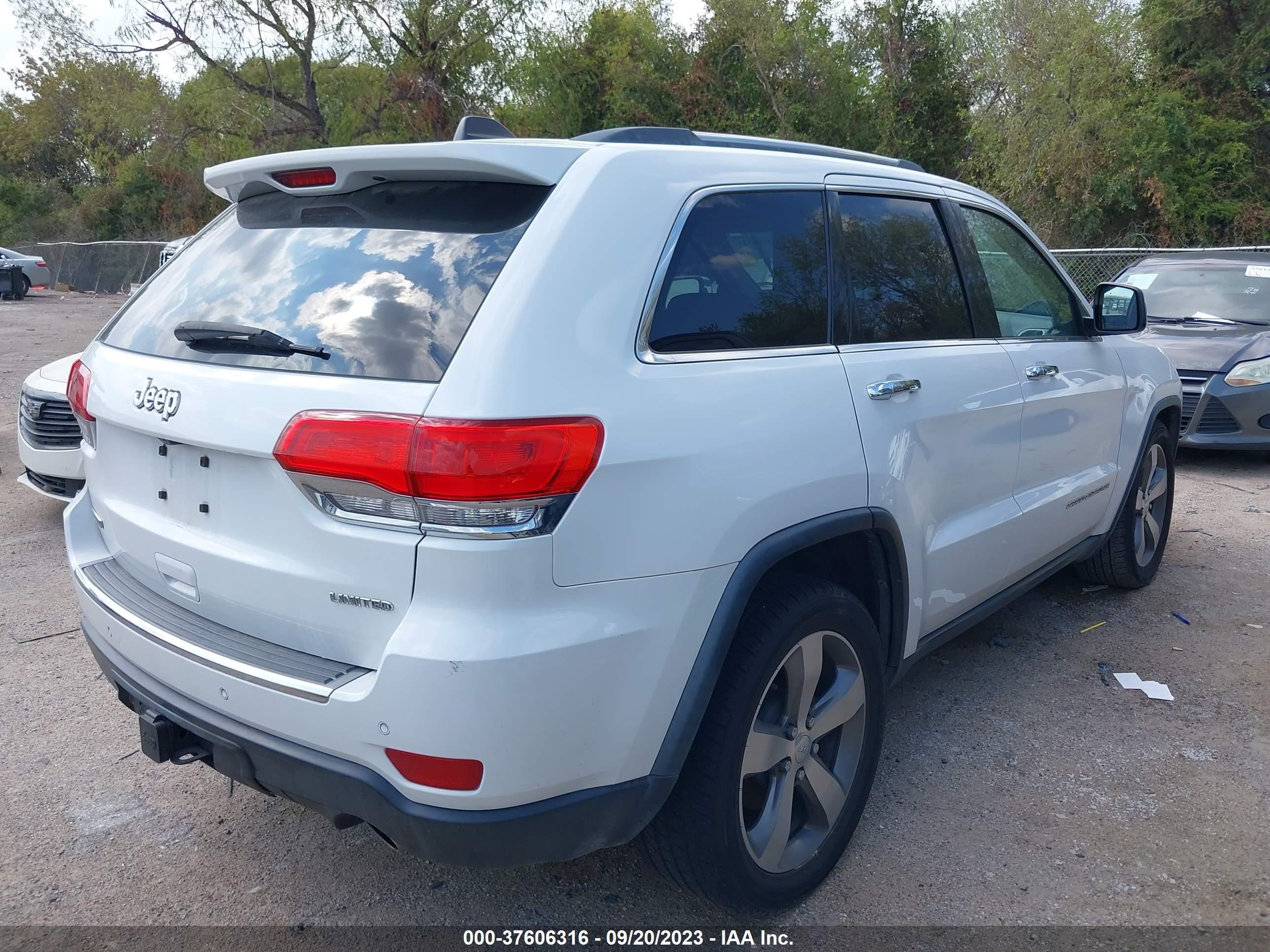 Photo 3 VIN: 1C4RJEBMXEC300295 - JEEP GRAND CHEROKEE 