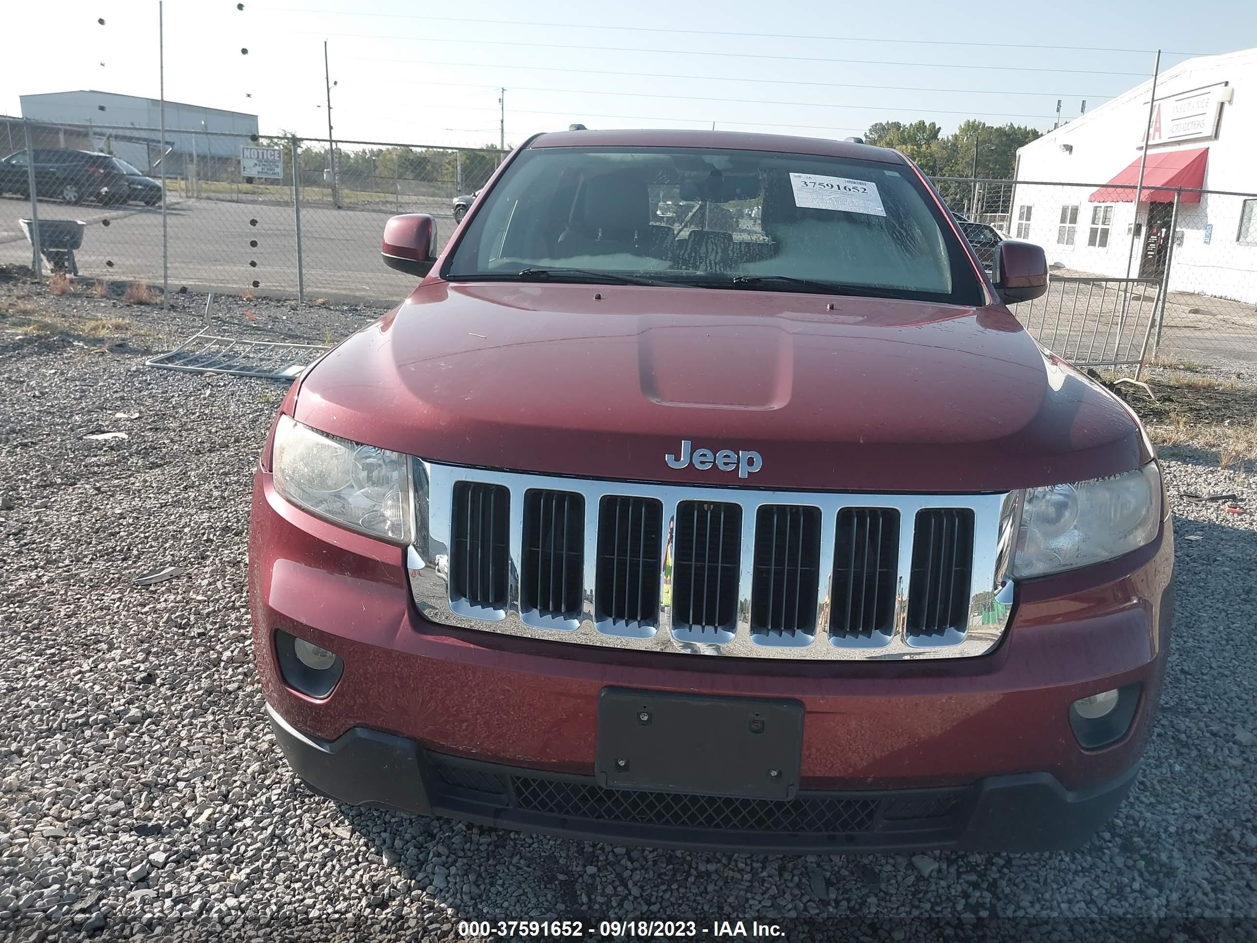 Photo 11 VIN: 1C4RJFAG0CC333109 - JEEP GRAND CHEROKEE 