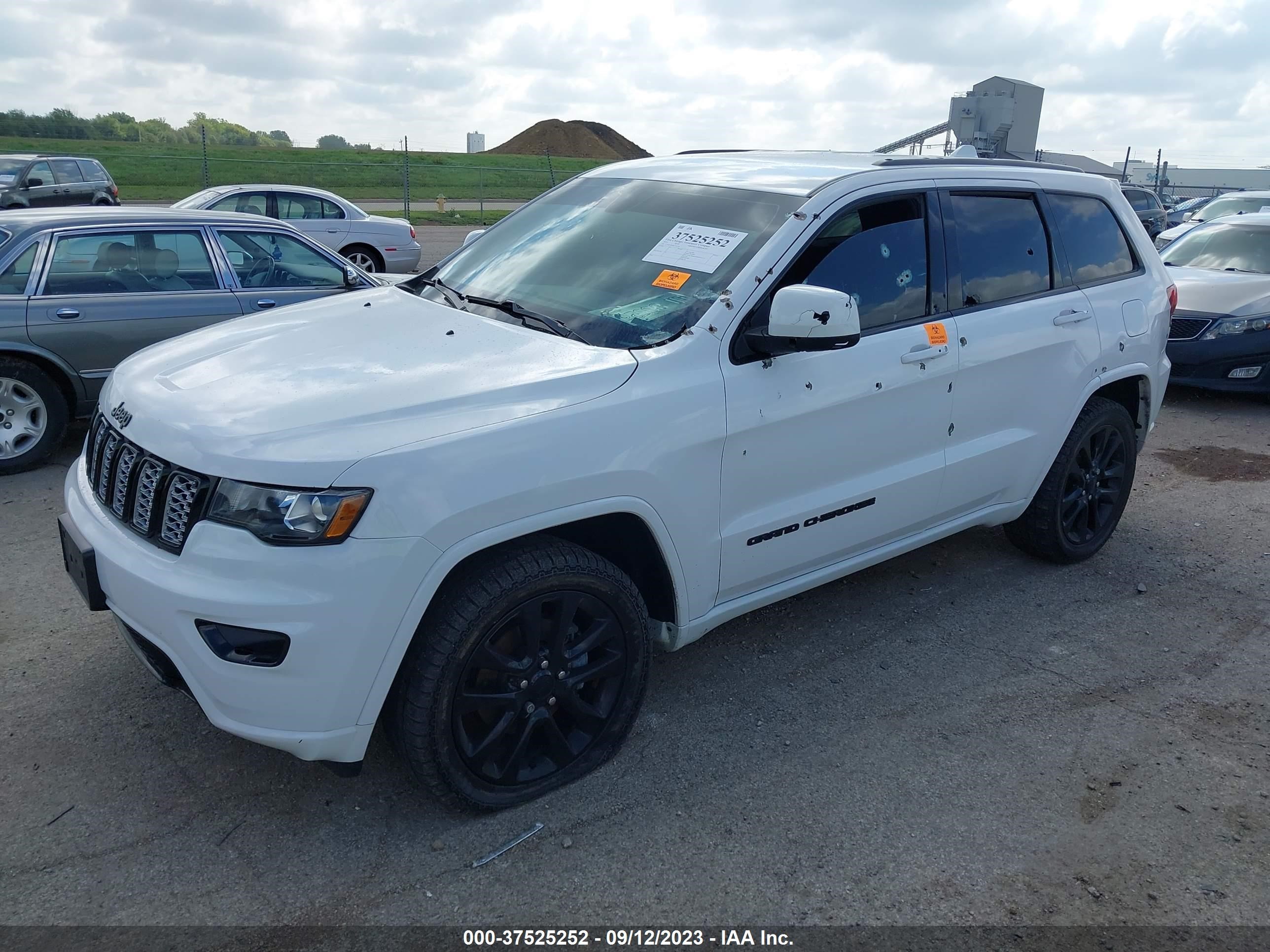 Photo 1 VIN: 1C4RJFAG0KC741074 - JEEP GRAND CHEROKEE 