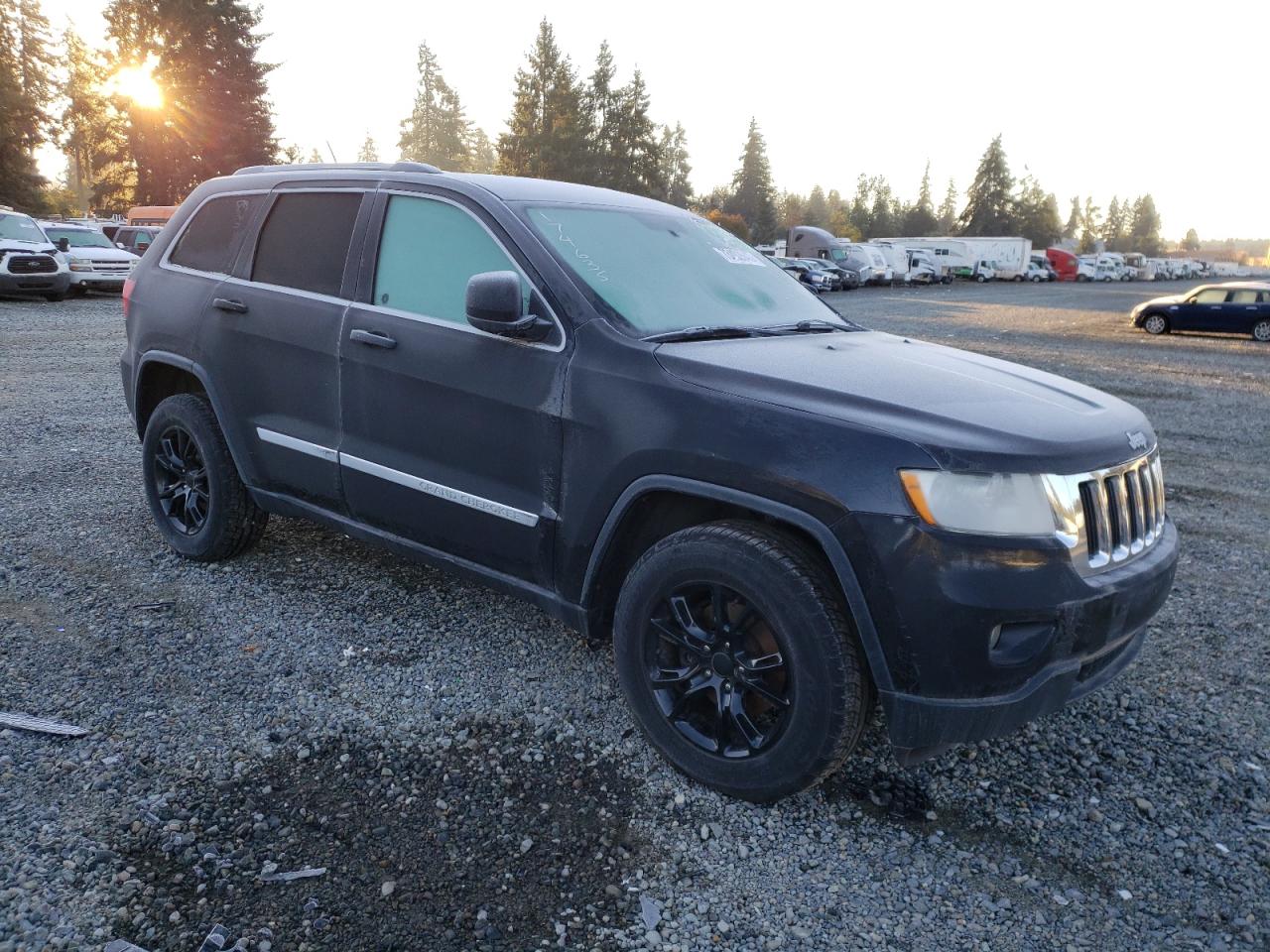 Photo 3 VIN: 1C4RJFAG1DC519176 - JEEP GRAND CHEROKEE 