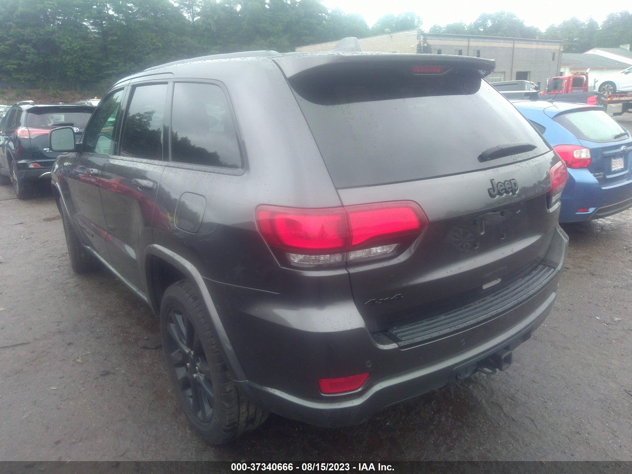 Photo 2 VIN: 1C4RJFAG1JC220332 - JEEP GRAND CHEROKEE 