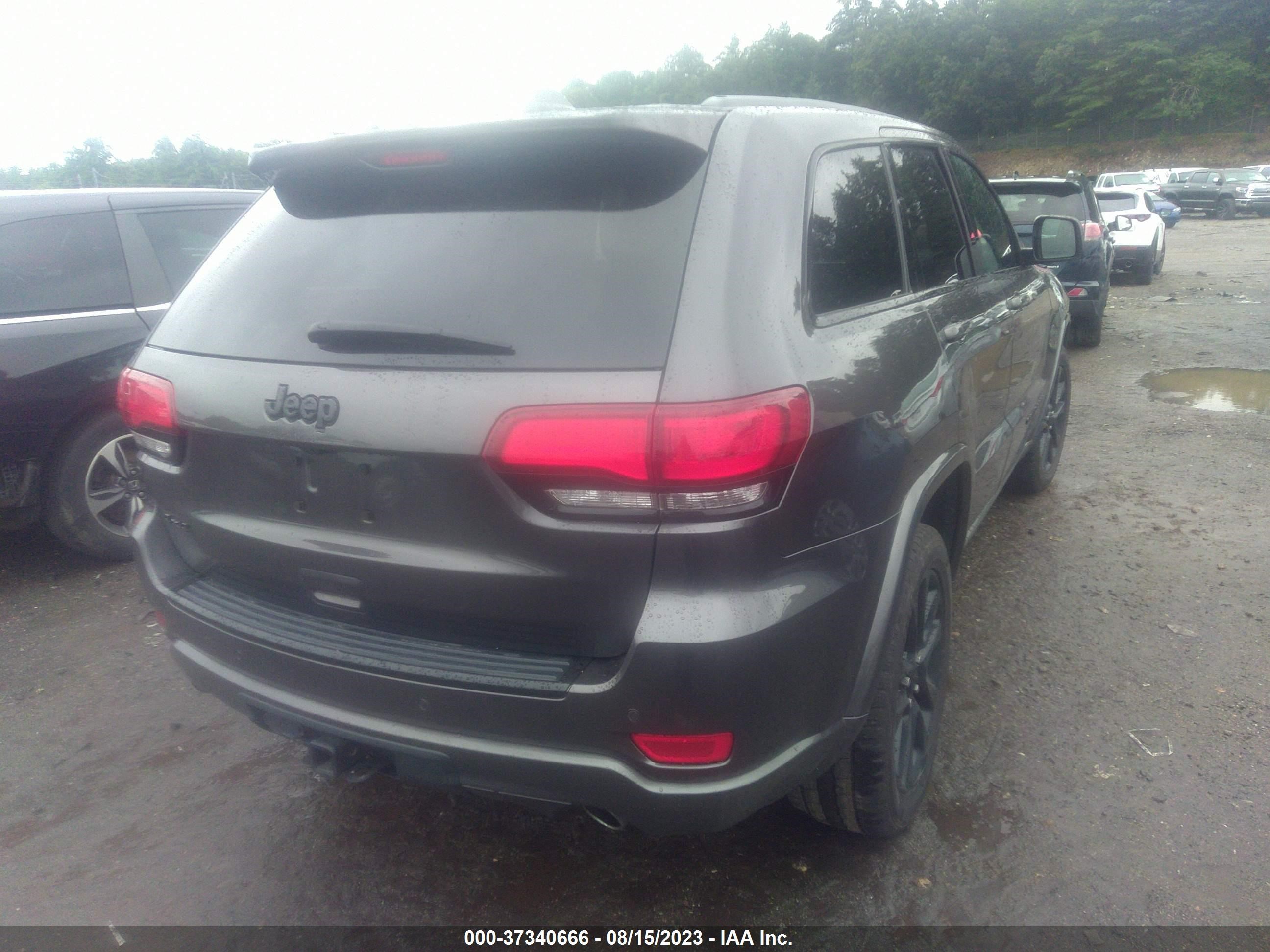 Photo 3 VIN: 1C4RJFAG1JC220332 - JEEP GRAND CHEROKEE 