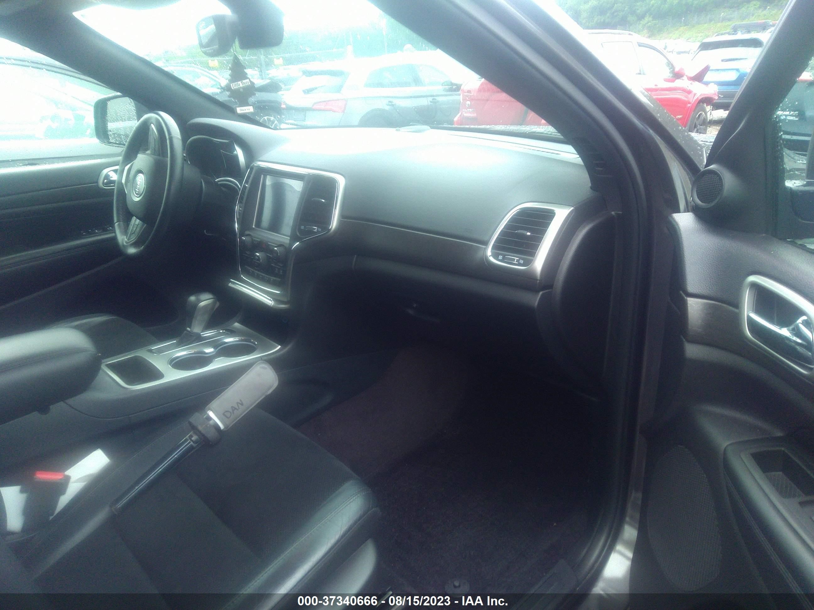 Photo 4 VIN: 1C4RJFAG1JC220332 - JEEP GRAND CHEROKEE 