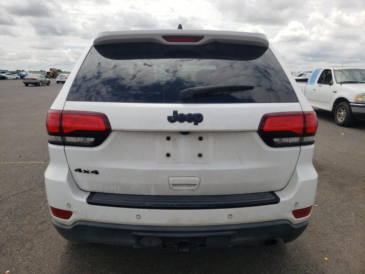 Photo 5 VIN: 1C4RJFAG1JC390416 - JEEP GRAND CHEROKEE 