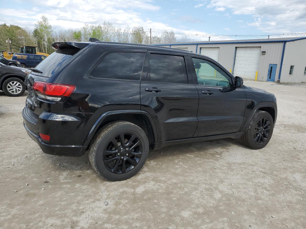 Photo 2 VIN: 1C4RJFAG1JC492167 - JEEP GRAND CHEROKEE 