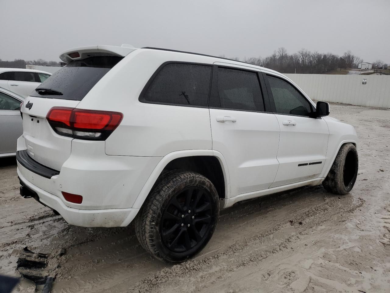 Photo 2 VIN: 1C4RJFAG1JC501675 - JEEP GRAND CHEROKEE 