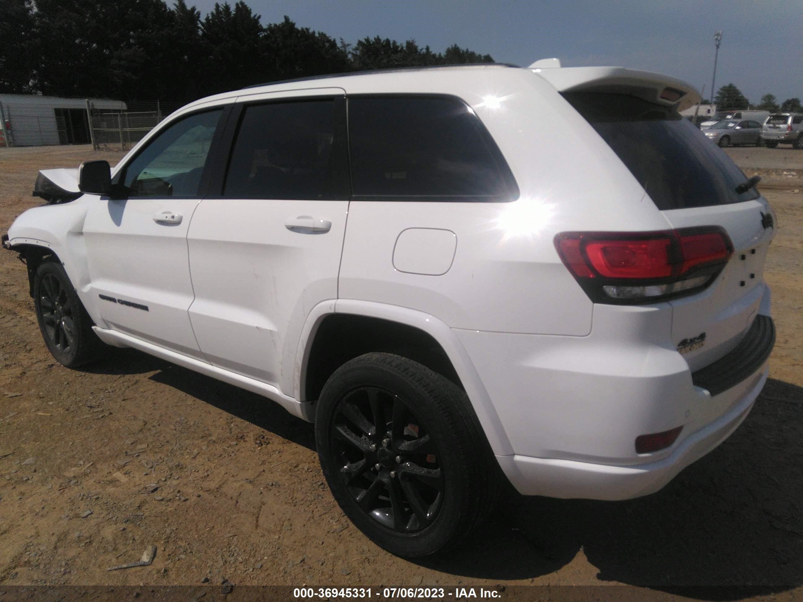 Photo 2 VIN: 1C4RJFAG1LC208846 - JEEP GRAND CHEROKEE 