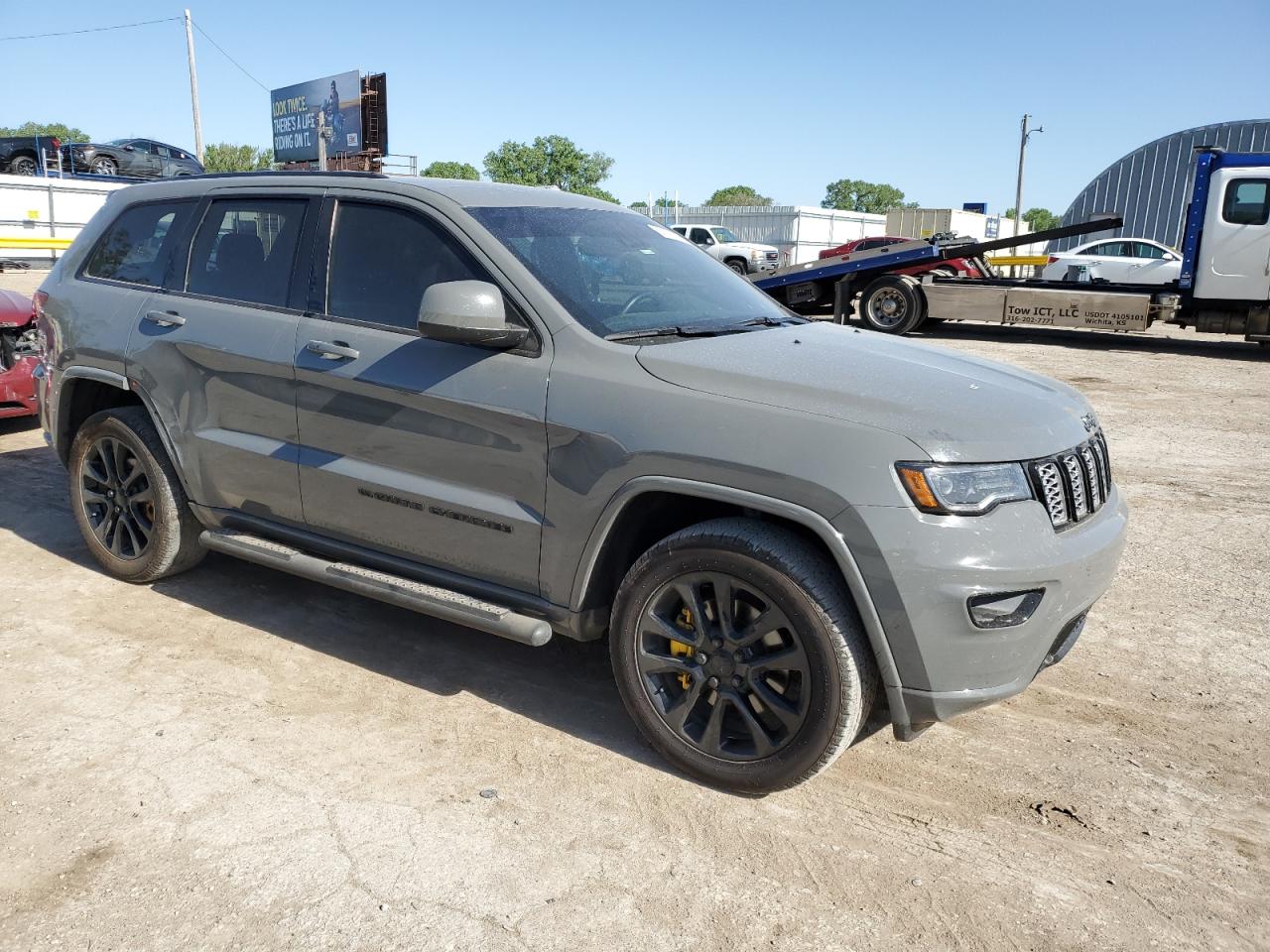 Photo 3 VIN: 1C4RJFAG1NC115974 - JEEP GRAND CHEROKEE 