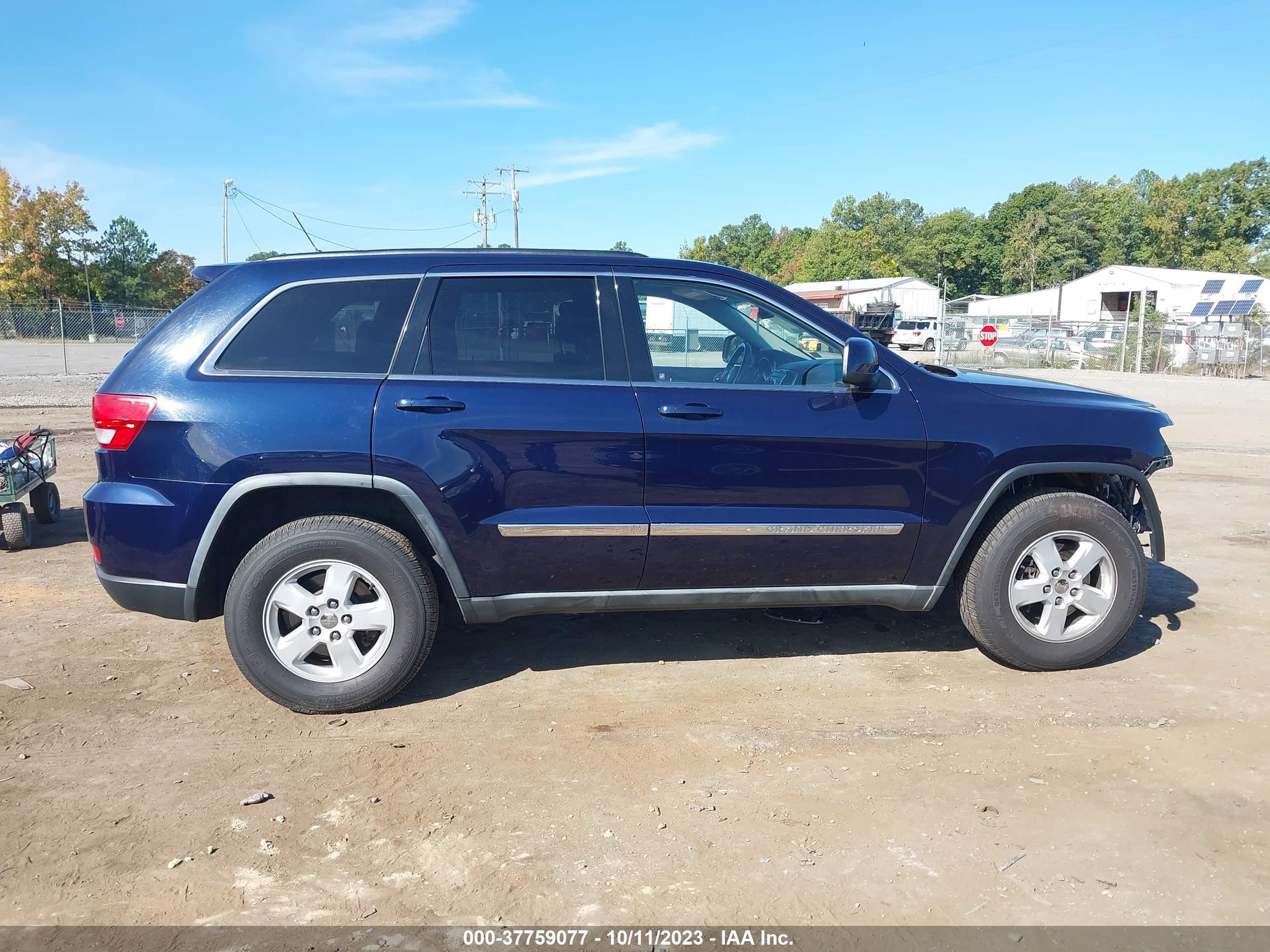 Photo 12 VIN: 1C4RJFAG2CC166266 - JEEP GRAND CHEROKEE 