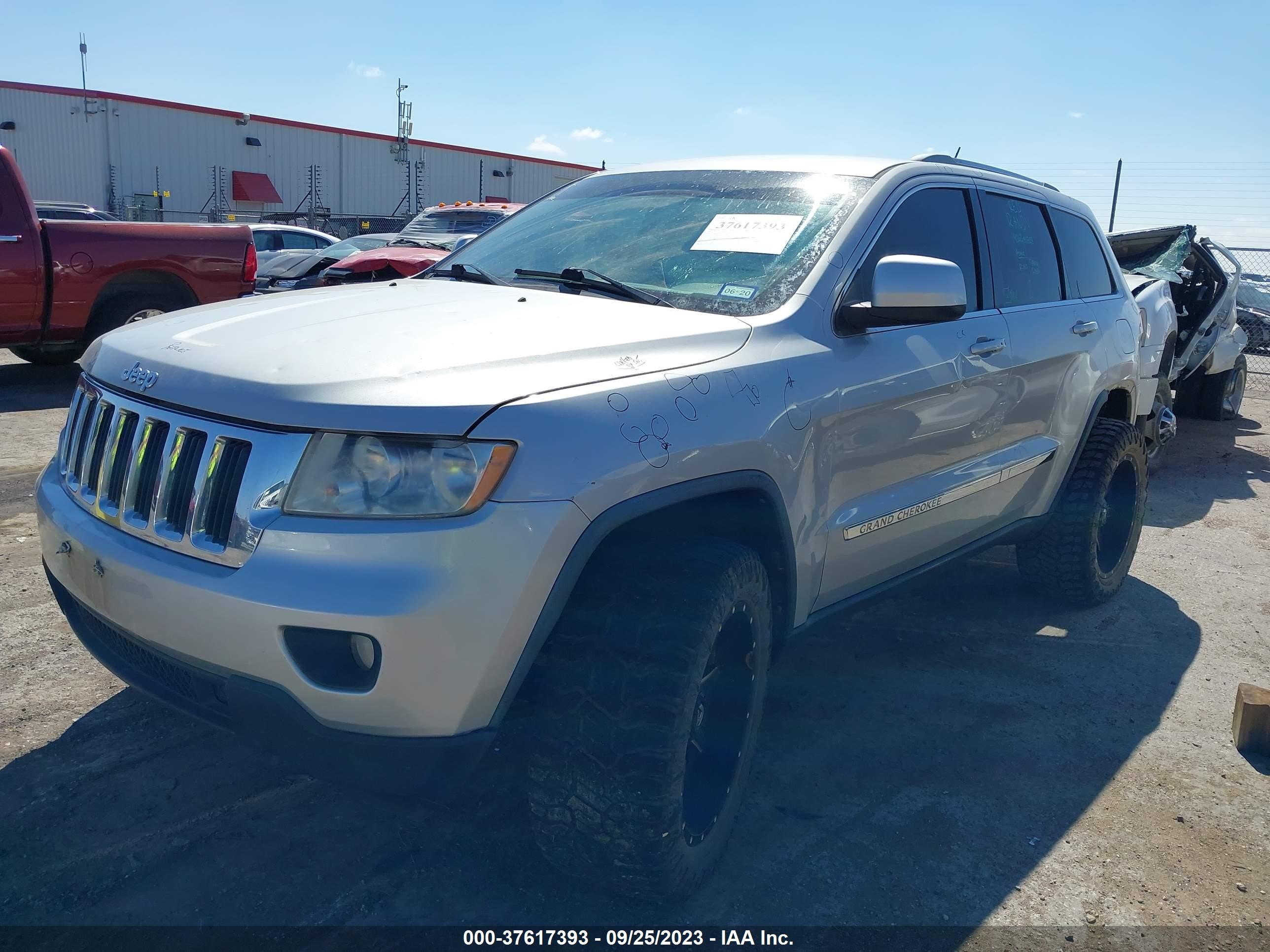 Photo 1 VIN: 1C4RJFAG2CC223677 - JEEP GRAND CHEROKEE 