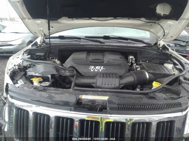 Photo 9 VIN: 1C4RJFAG2CC288920 - JEEP GRAND CHEROKEE 