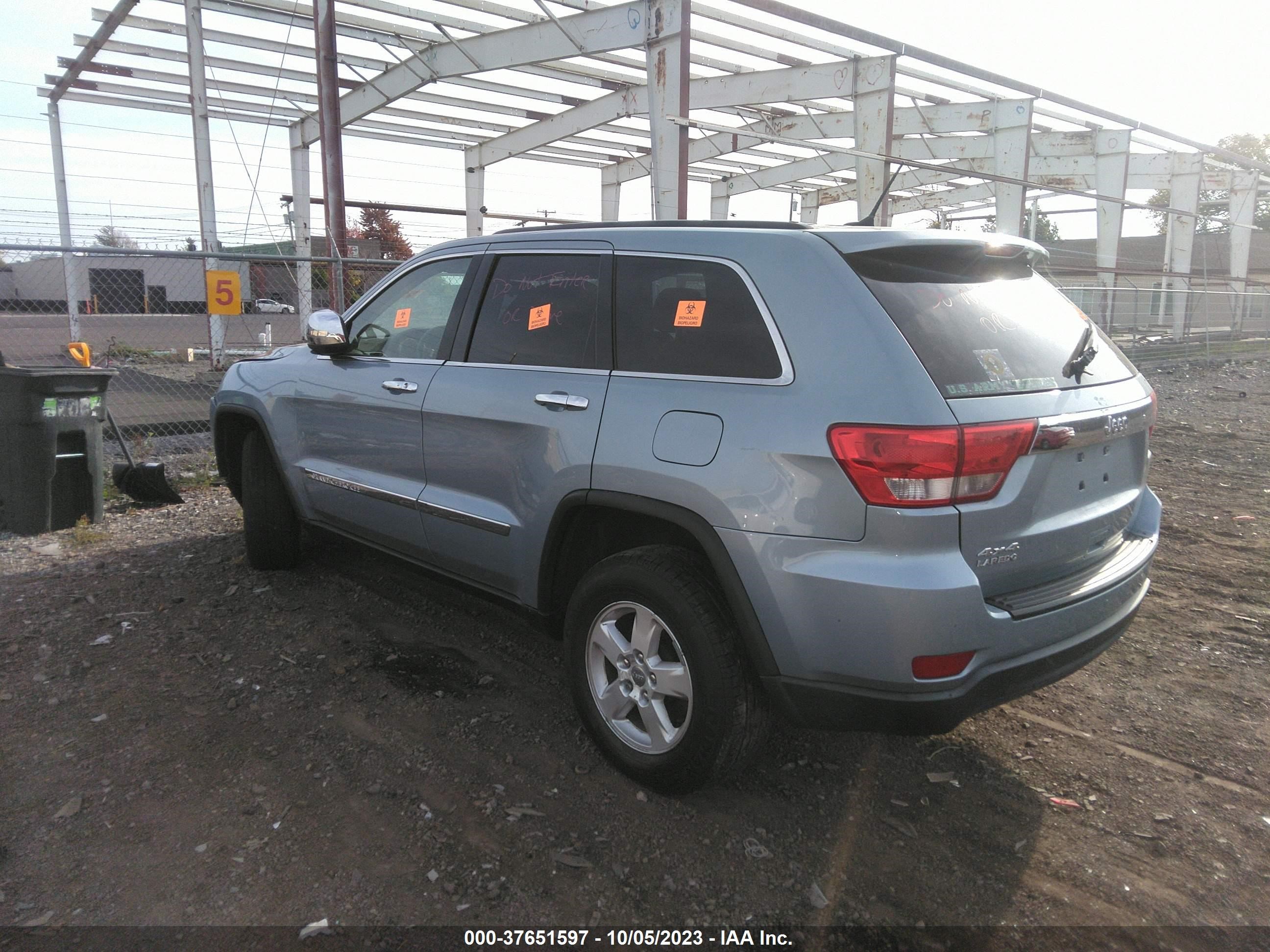 Photo 2 VIN: 1C4RJFAG2DC548363 - JEEP GRAND CHEROKEE 