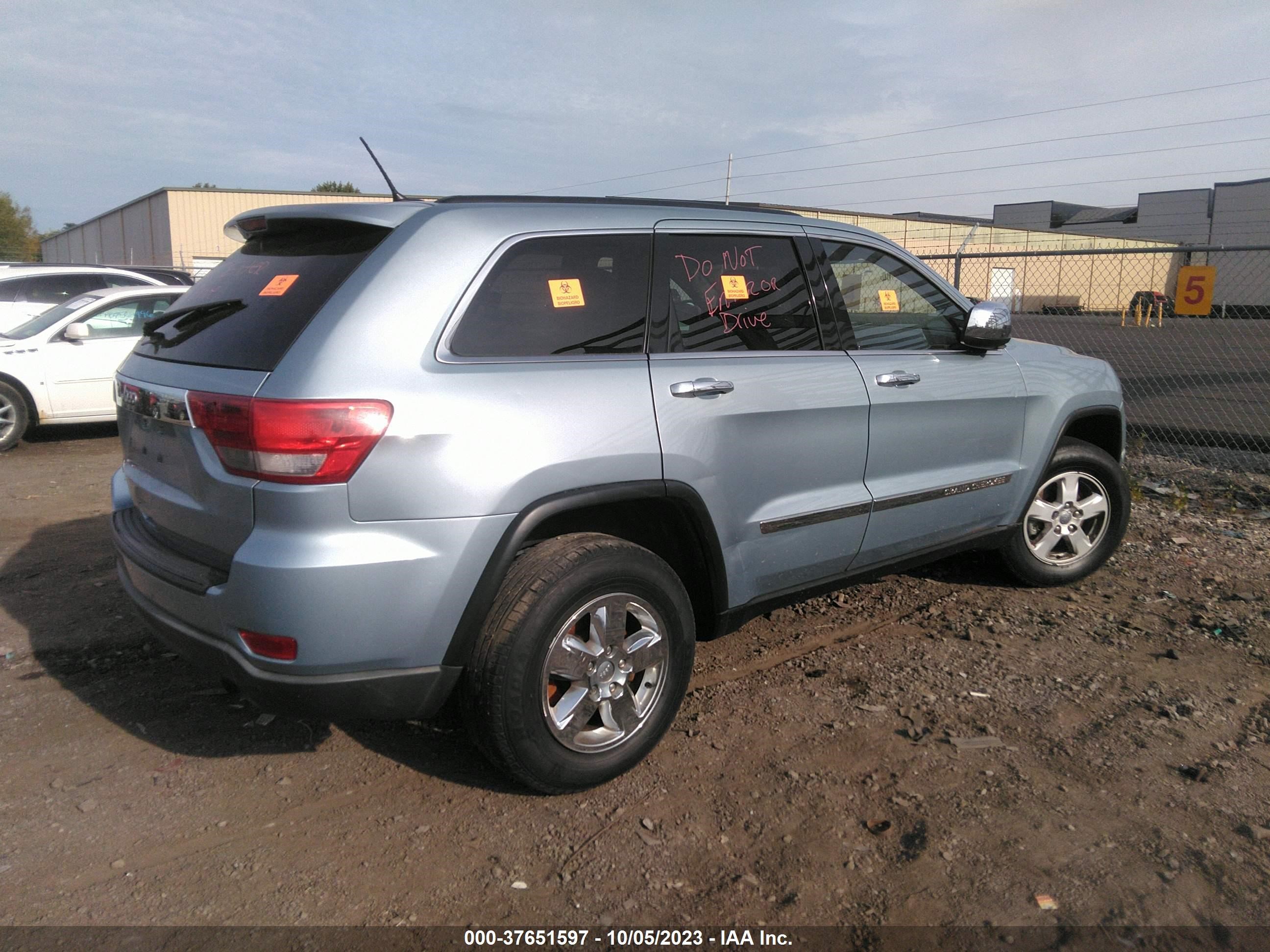 Photo 3 VIN: 1C4RJFAG2DC548363 - JEEP GRAND CHEROKEE 