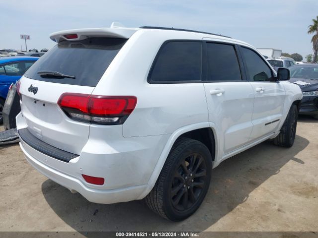 Photo 3 VIN: 1C4RJFAG2JC122796 - JEEP GRAND CHEROKEE 