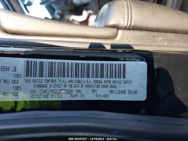 Photo 8 VIN: 1C4RJFAG2JC223224 - JEEP GRAND CHEROKEE 