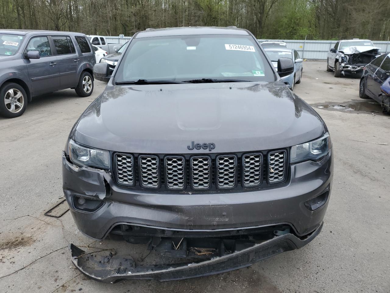 Photo 4 VIN: 1C4RJFAG2JC284279 - JEEP GRAND CHEROKEE 