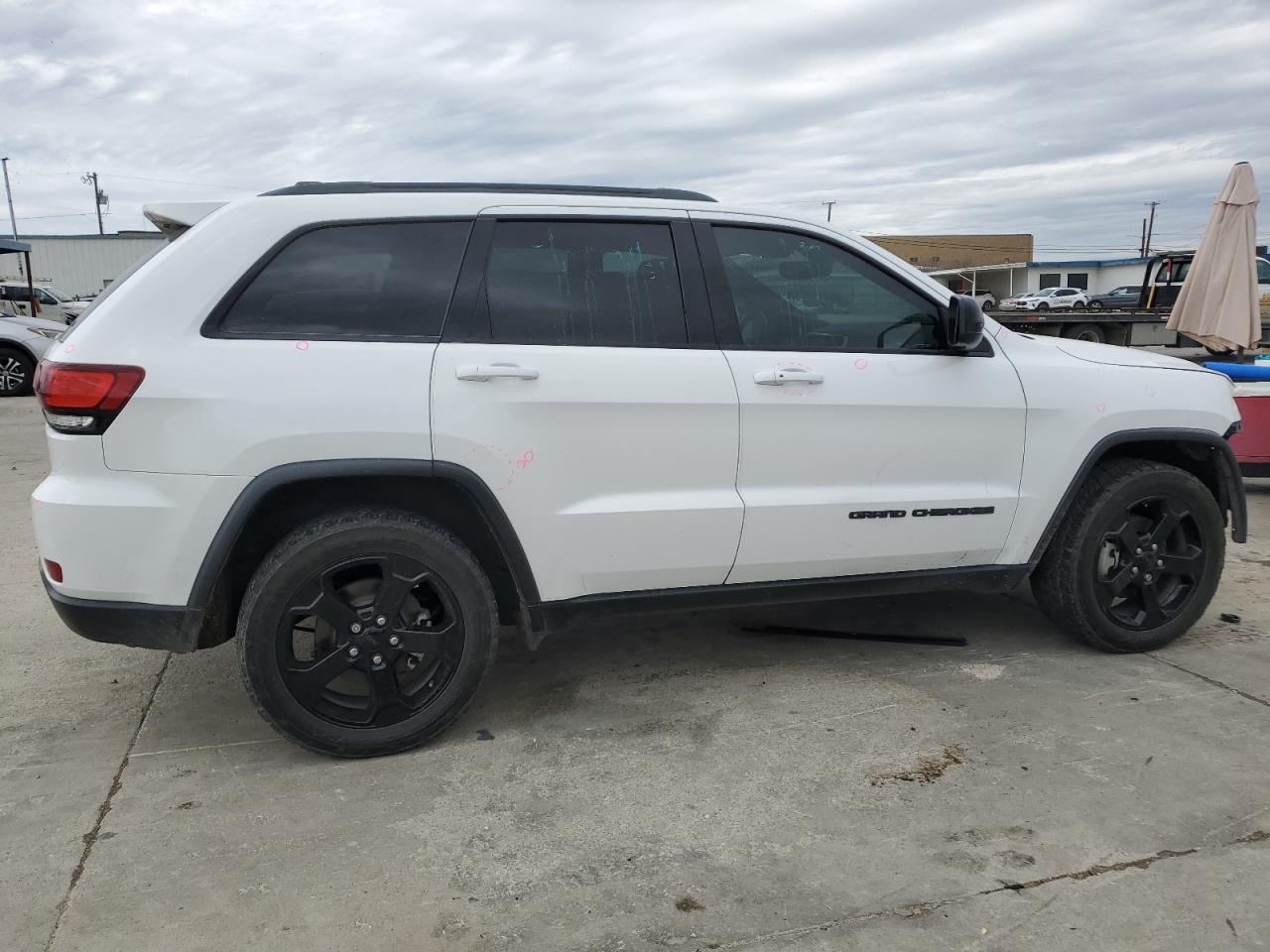 Photo 2 VIN: 1C4RJFAG2JC424332 - JEEP GRAND CHEROKEE 