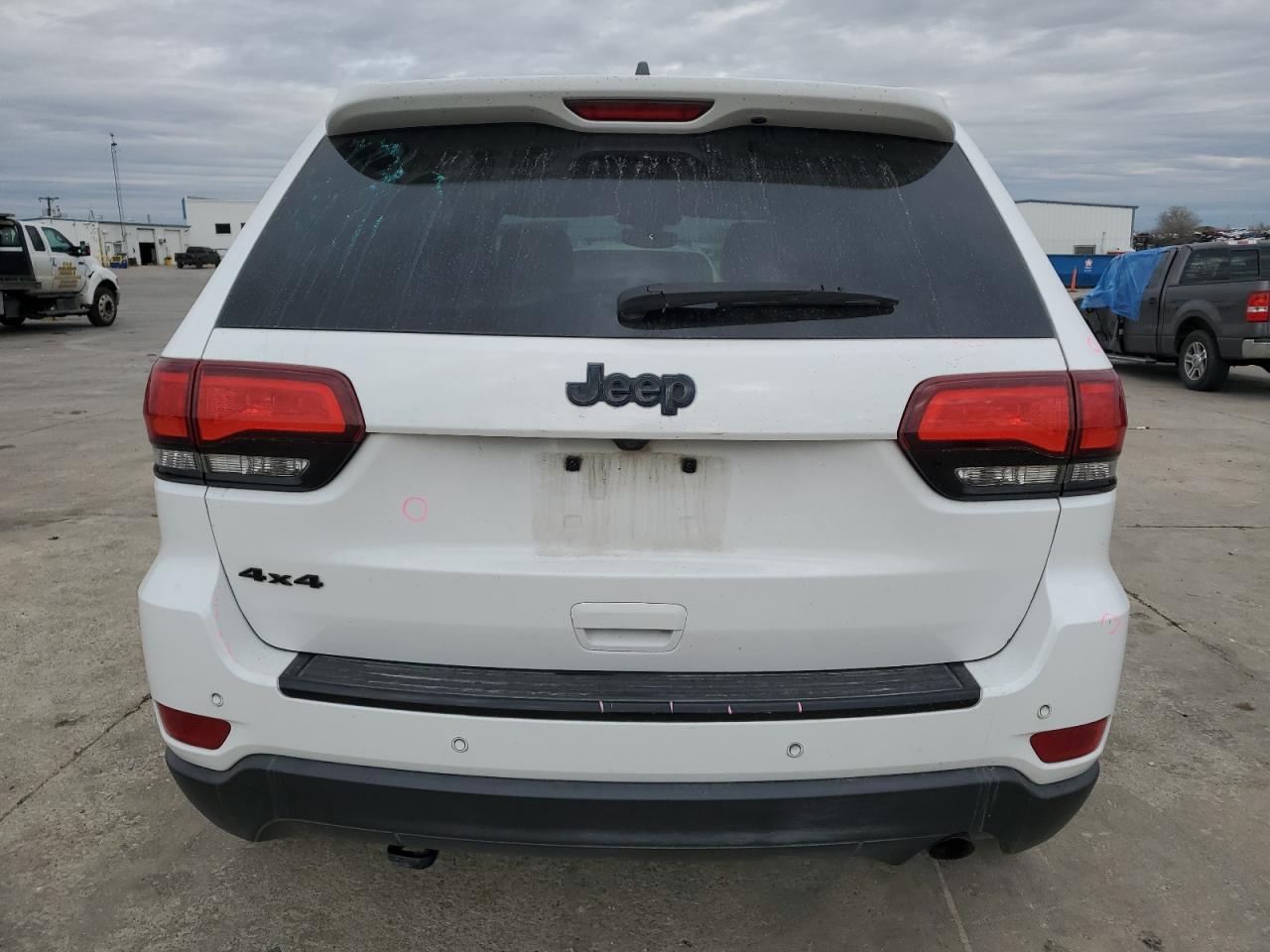 Photo 5 VIN: 1C4RJFAG2JC424332 - JEEP GRAND CHEROKEE 