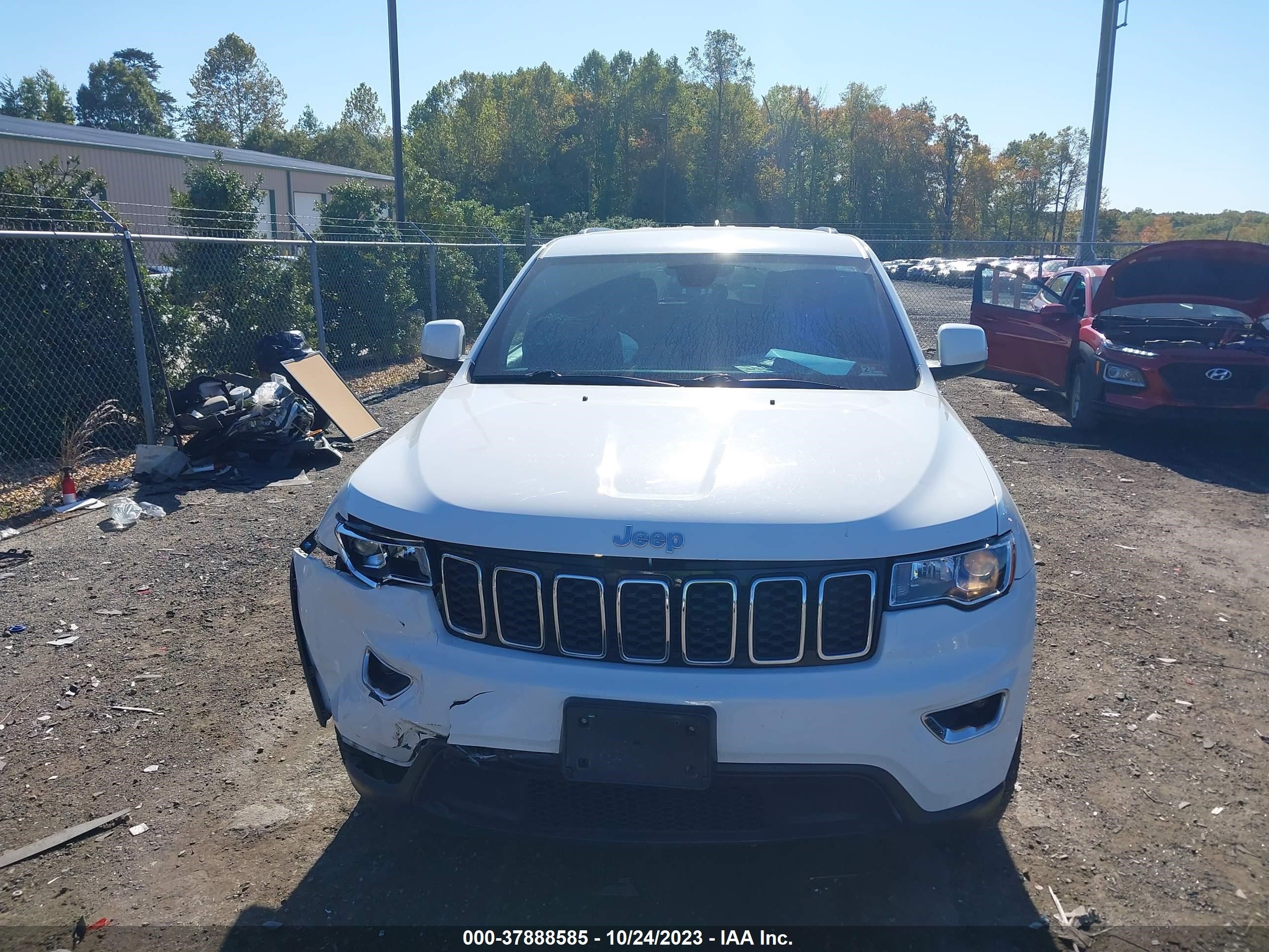 Photo 11 VIN: 1C4RJFAG2JC503211 - JEEP GRAND CHEROKEE 