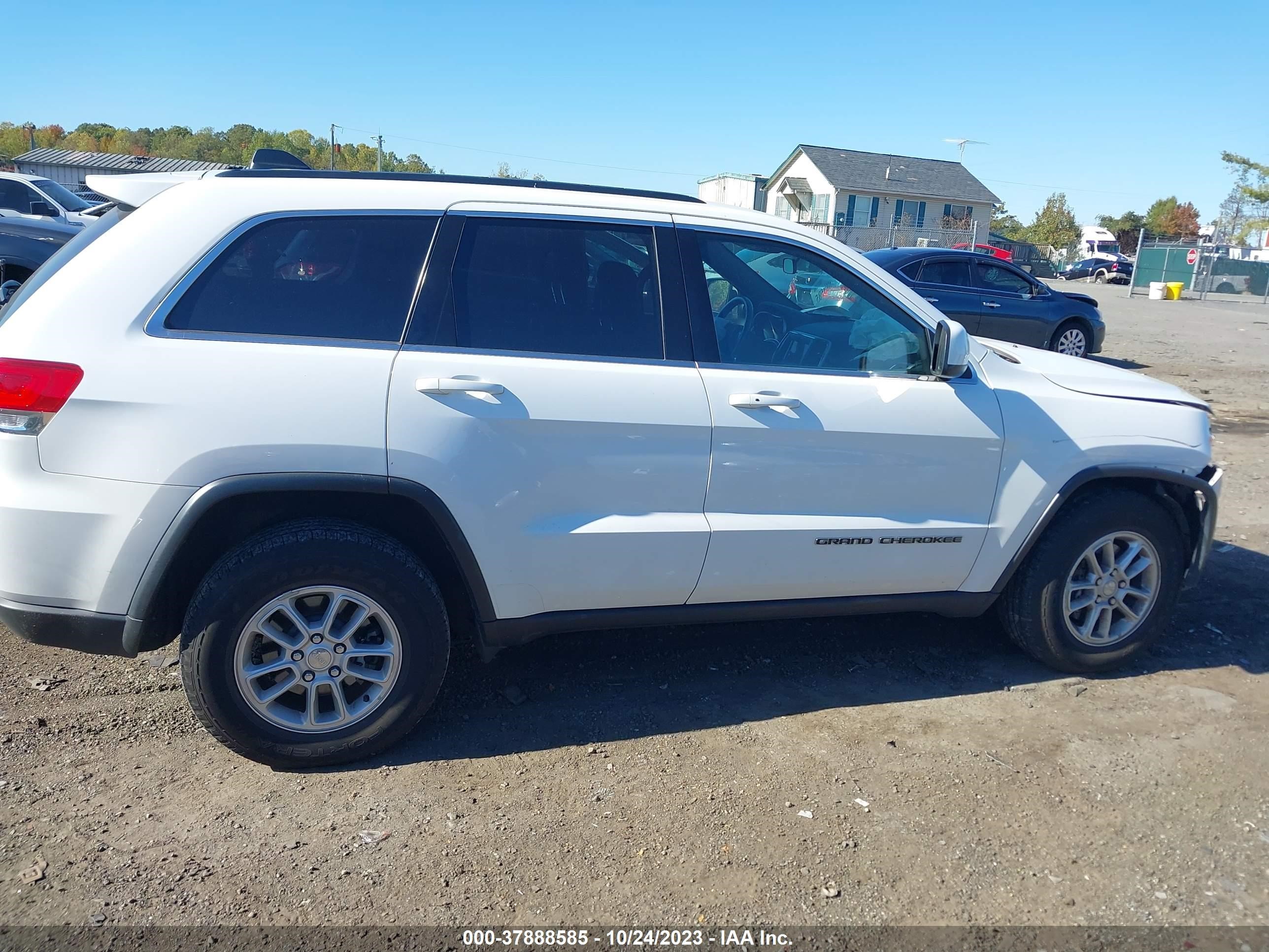 Photo 12 VIN: 1C4RJFAG2JC503211 - JEEP GRAND CHEROKEE 