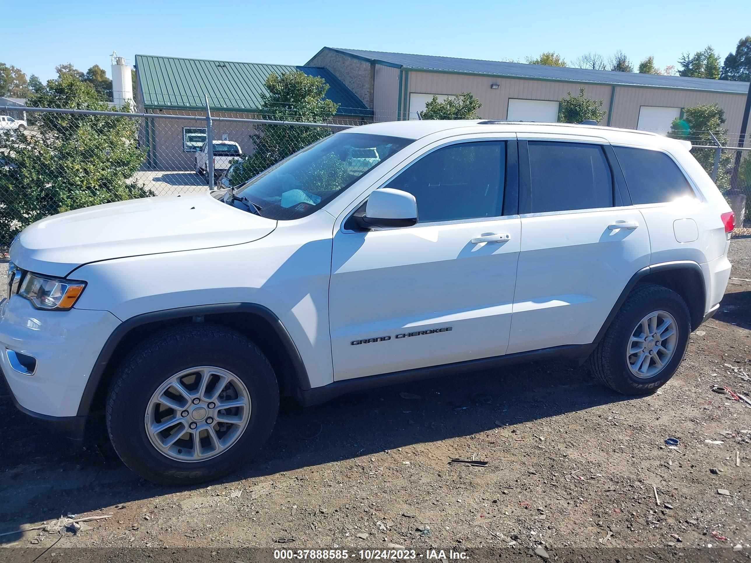 Photo 13 VIN: 1C4RJFAG2JC503211 - JEEP GRAND CHEROKEE 