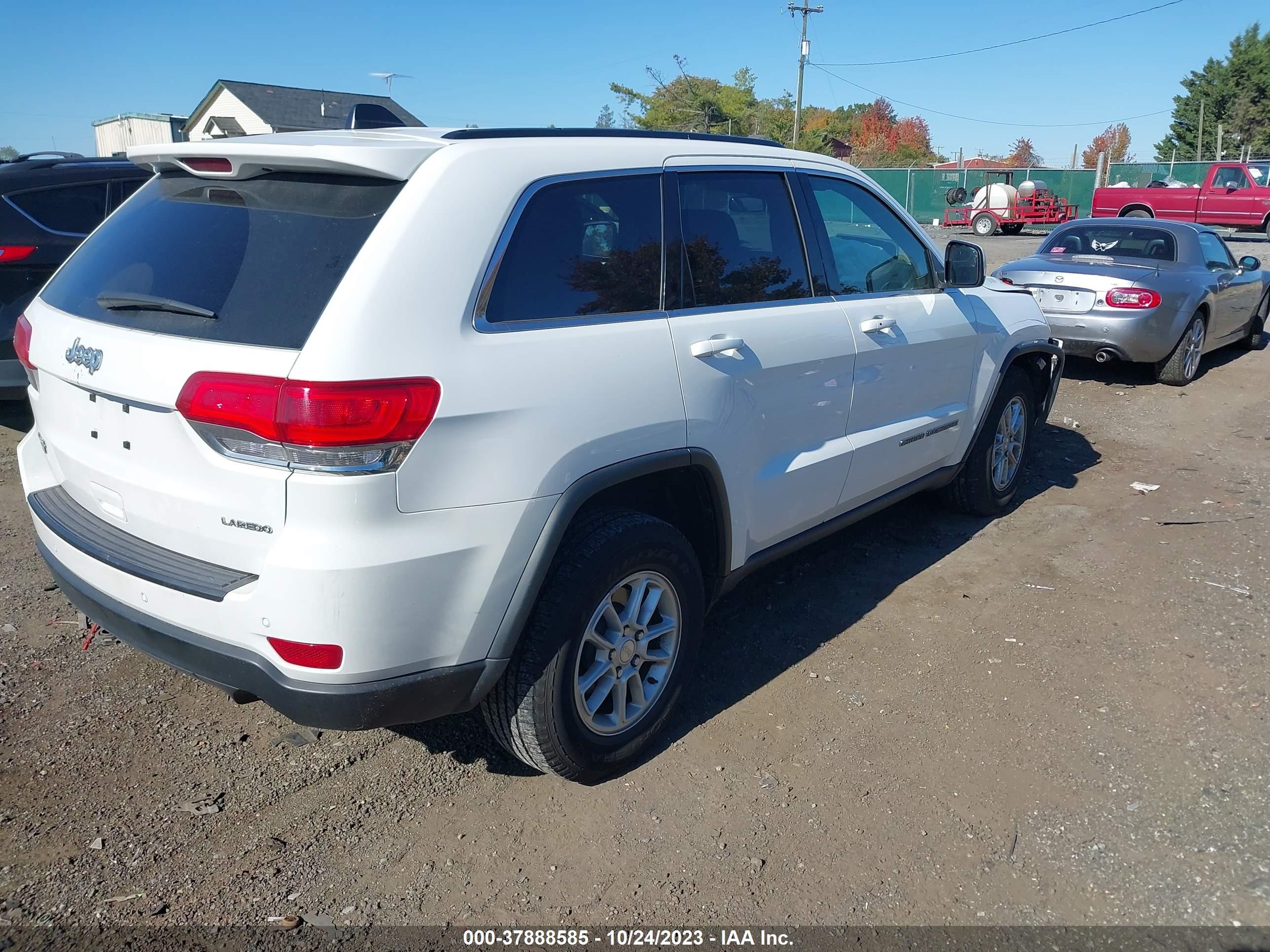 Photo 3 VIN: 1C4RJFAG2JC503211 - JEEP GRAND CHEROKEE 