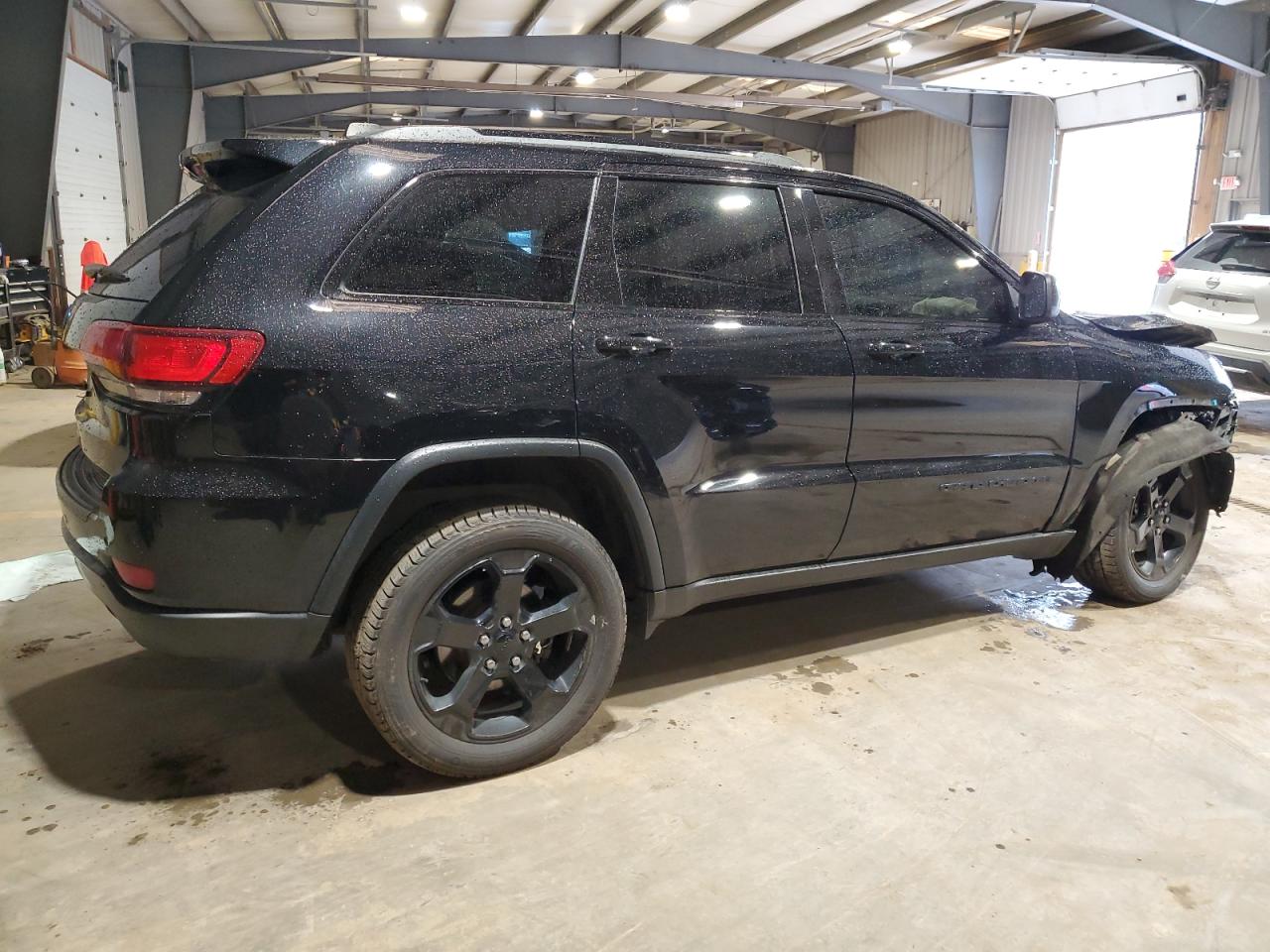 Photo 2 VIN: 1C4RJFAG2KC742534 - JEEP GRAND CHEROKEE 