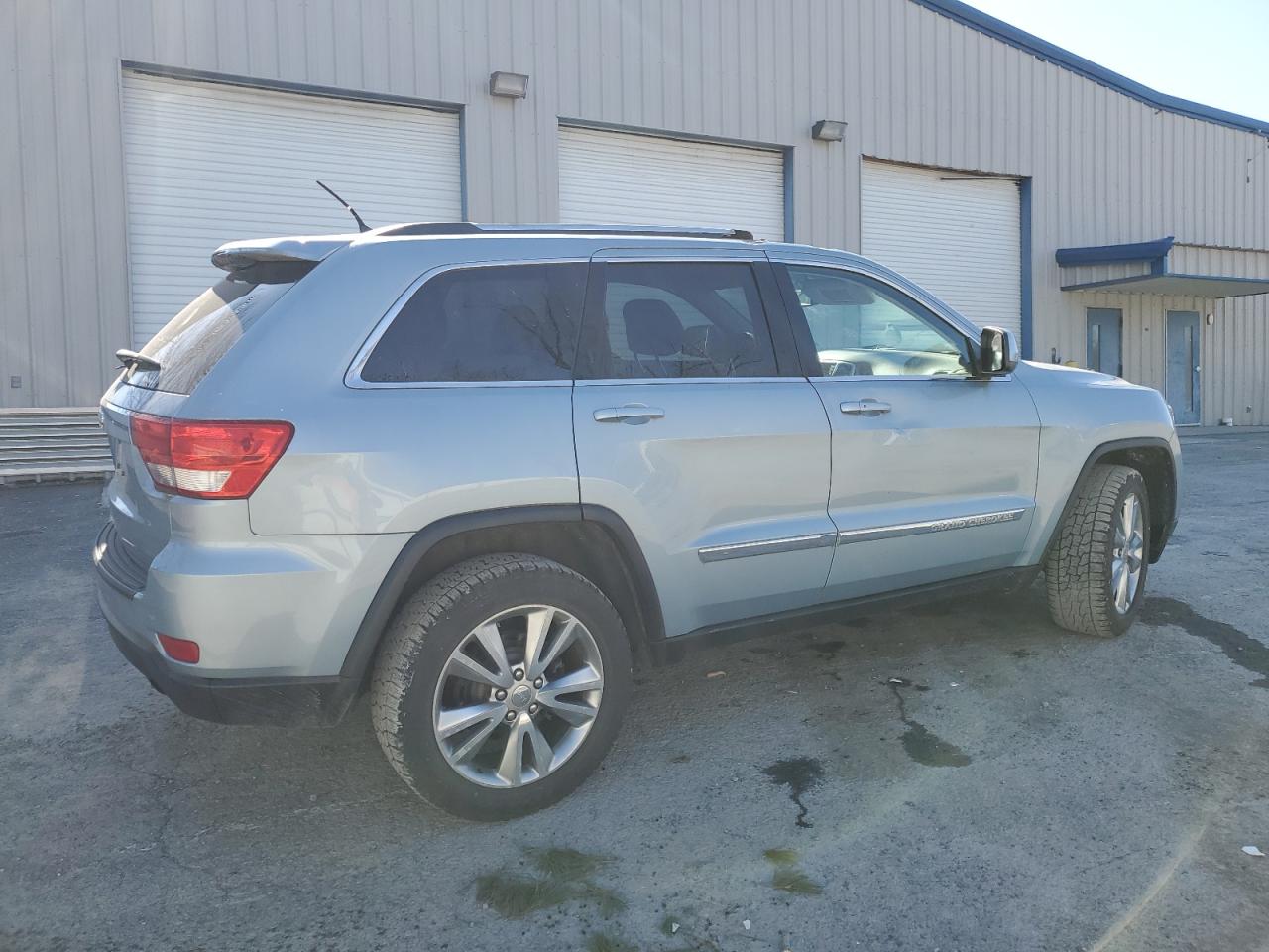 Photo 2 VIN: 1C4RJFAG3DC595031 - JEEP GRAND CHEROKEE 