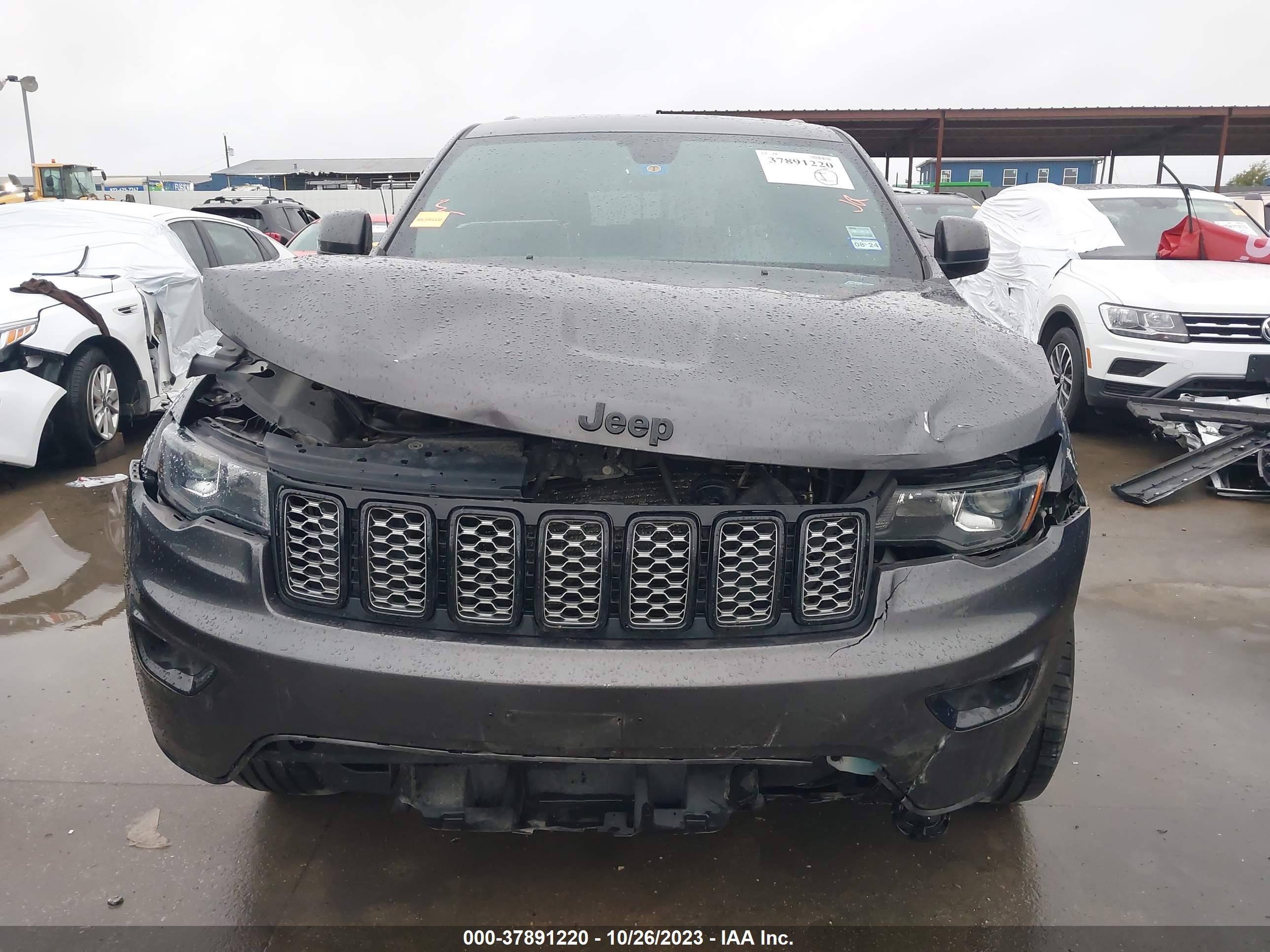 Photo 11 VIN: 1C4RJFAG3HC700365 - JEEP GRAND CHEROKEE 