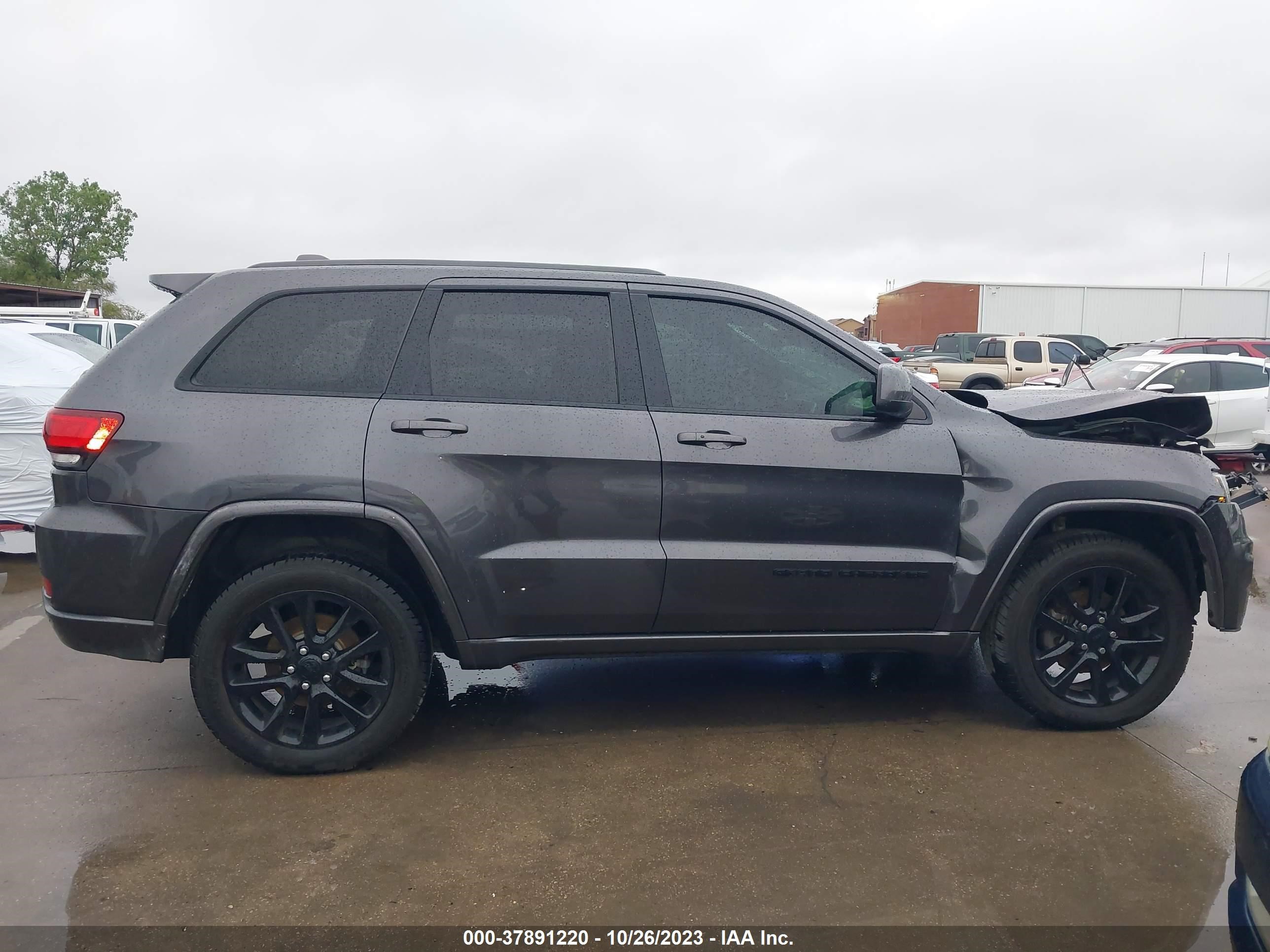 Photo 12 VIN: 1C4RJFAG3HC700365 - JEEP GRAND CHEROKEE 