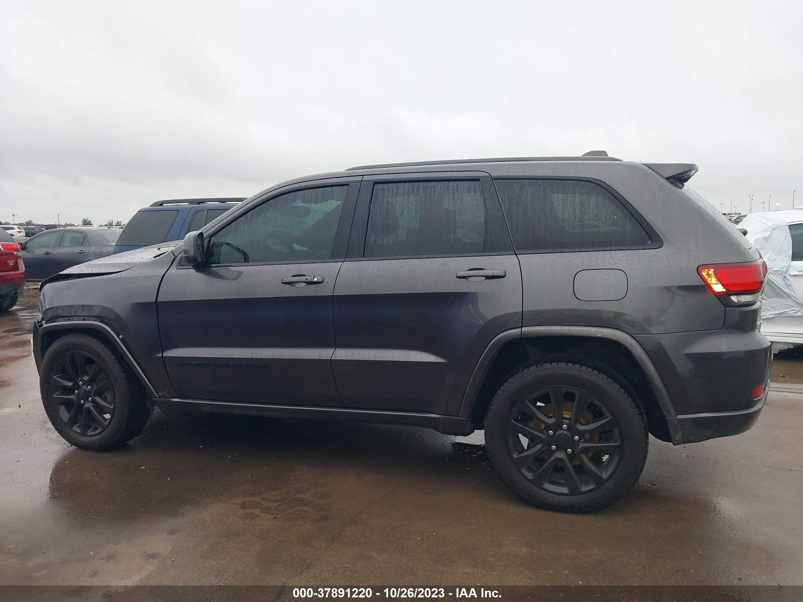 Photo 13 VIN: 1C4RJFAG3HC700365 - JEEP GRAND CHEROKEE 