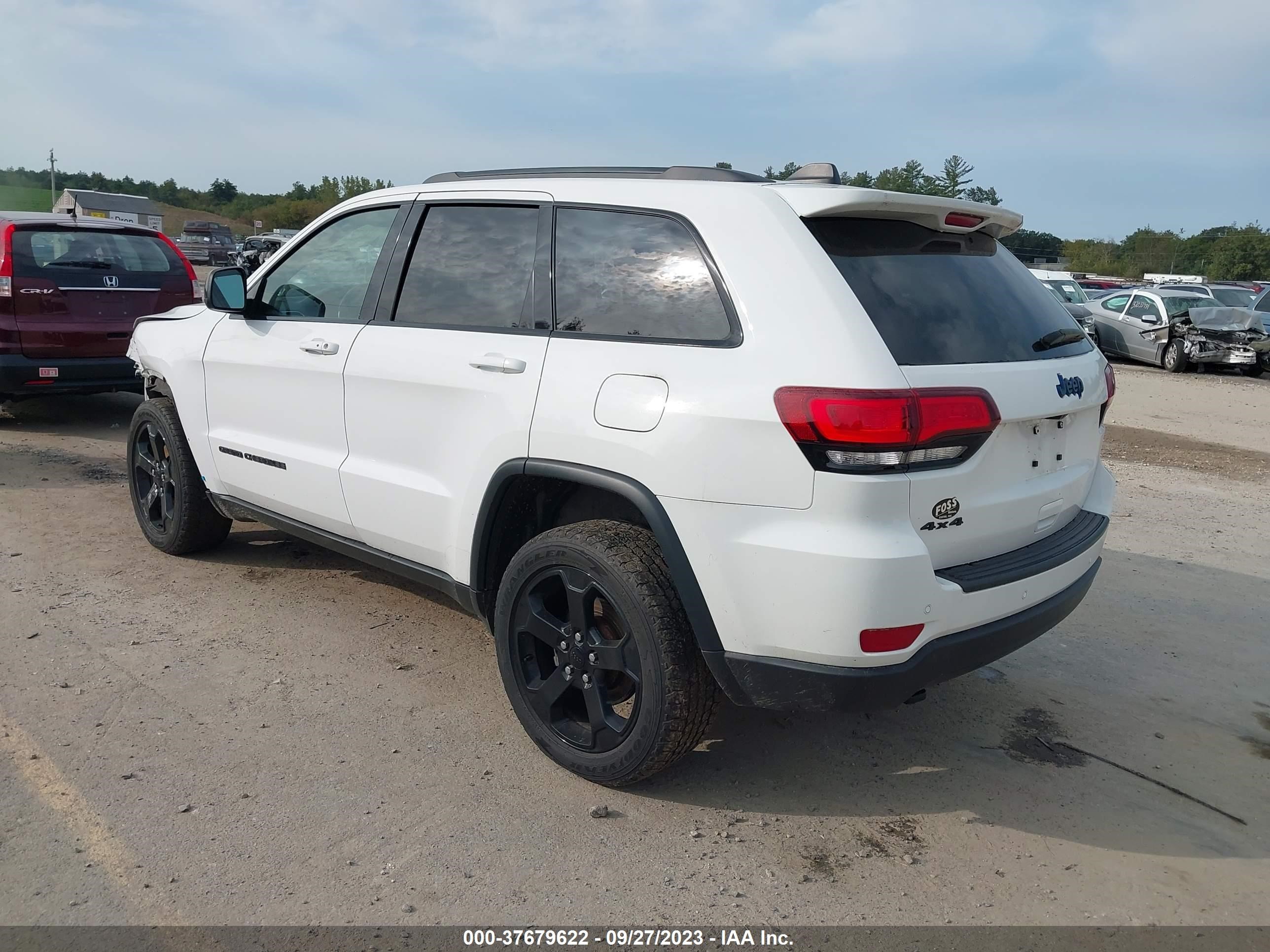 Photo 2 VIN: 1C4RJFAG3LC134104 - JEEP GRAND CHEROKEE 